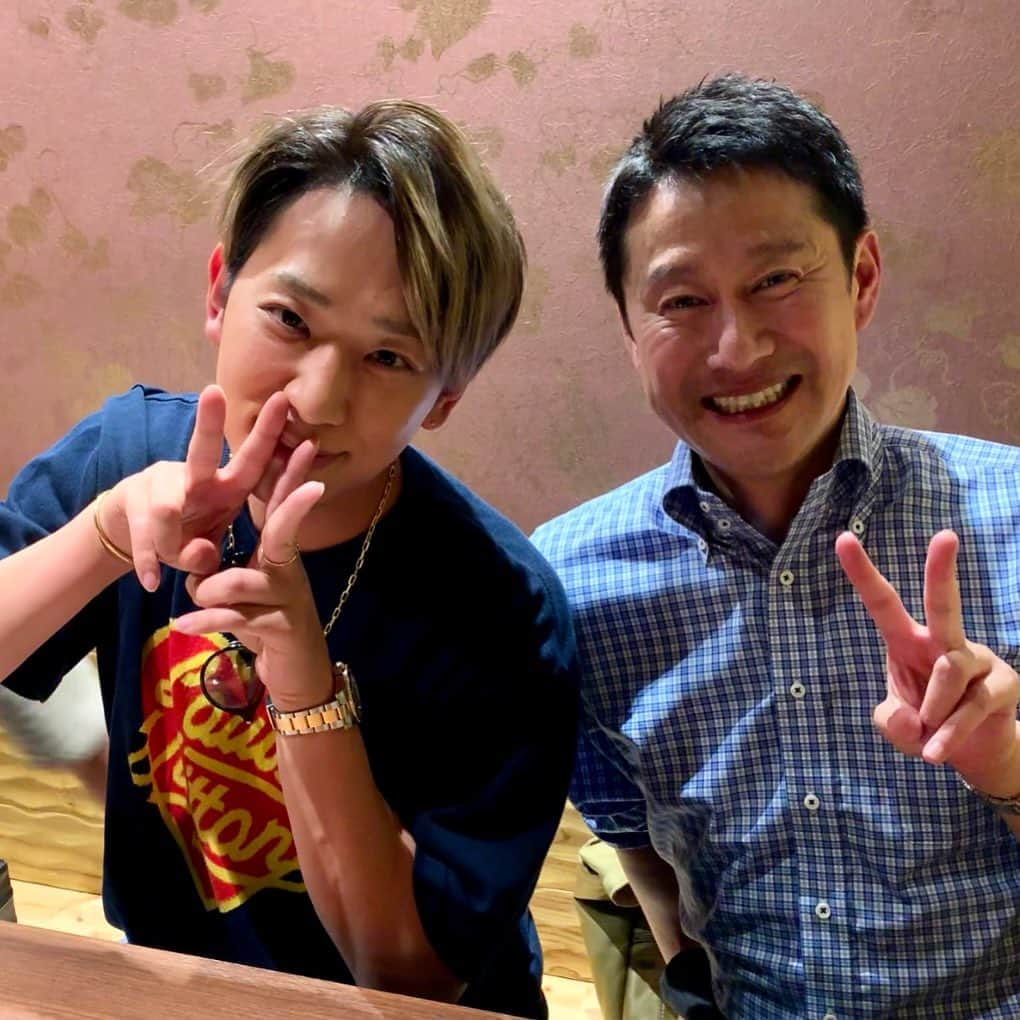 河田直也のインスタグラム：「よんチャンTV木曜日レギュラーのNEWS小山くんと🍻　 #よんチャンtv #よんチャンtv木曜レギュラー #news #小山慶一郎」