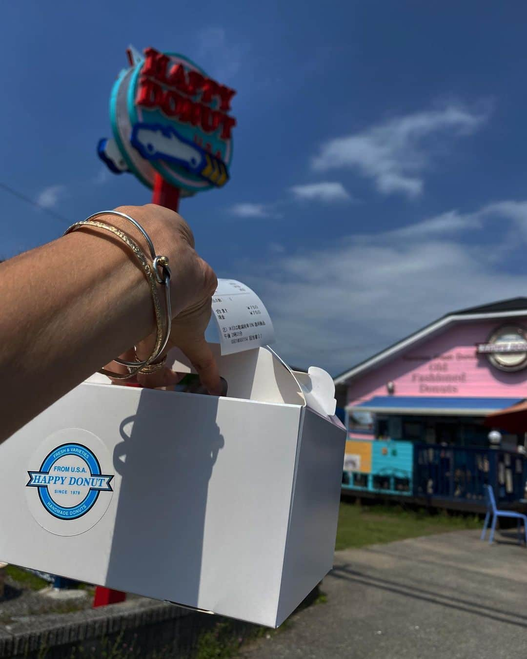 堀舞紀さんのインスタグラム写真 - (堀舞紀Instagram)「🍩🍿🥤  📍 happydonut茂原。  これが食べたかったんだけど めちゃくちゃ並んでて へこたれそぅになってたら cannyO が "並ぼう！" って勇気をくれたので 🤣 どーにかめげずにget!!!  結果ミラクルモチモチふあふあ で🫧🫧  飲み物だった😩〜  並んで買ったかいがあったって もんだぜ！！！  #ハッピードーナツ #donut #🍩 #cannyO」6月24日 20時55分 - mainohori