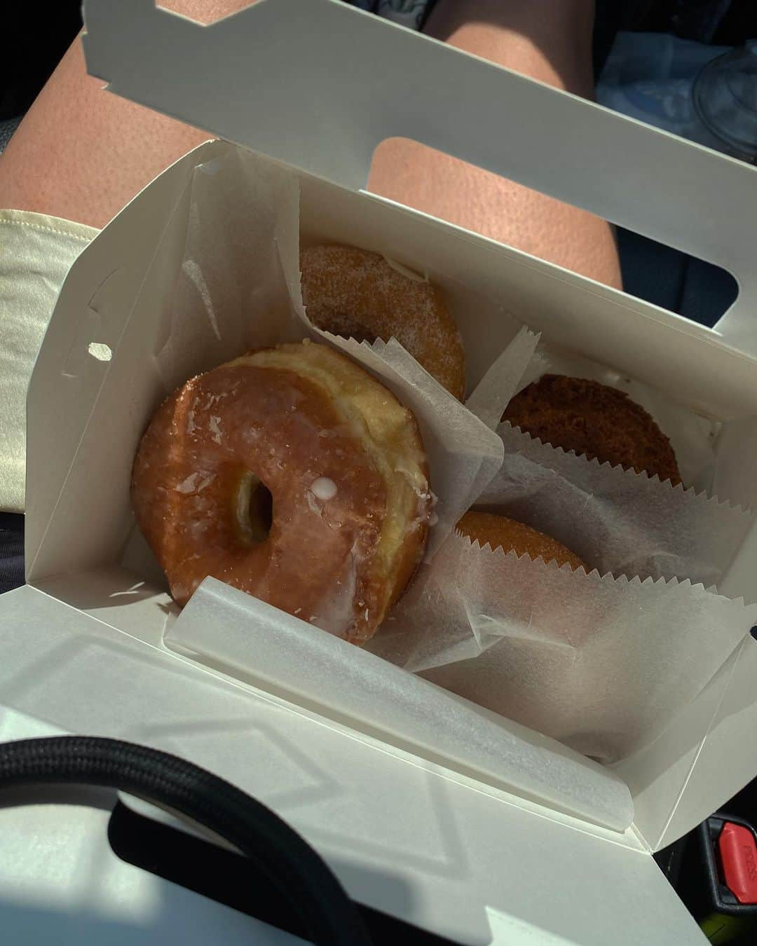 堀舞紀さんのインスタグラム写真 - (堀舞紀Instagram)「🍩🍿🥤  📍 happydonut茂原。  これが食べたかったんだけど めちゃくちゃ並んでて へこたれそぅになってたら cannyO が "並ぼう！" って勇気をくれたので 🤣 どーにかめげずにget!!!  結果ミラクルモチモチふあふあ で🫧🫧  飲み物だった😩〜  並んで買ったかいがあったって もんだぜ！！！  #ハッピードーナツ #donut #🍩 #cannyO」6月24日 20時55分 - mainohori