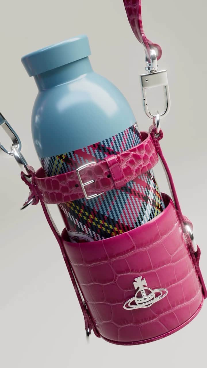 のインスタグラム：「24BottlesとVivienne WestwoodがコラボレートしたMacAndy Clima Bottleを使用し、使い捨てのペットボトルの使用を減らすことで、資源の無駄をなくすことが可能です。 ⁠ ⁠※ボトルホルダーは参考商品です。 ⁠ @24bottles_official   #WestwoodSustainability #24BottlesXVivienneWestwood #VivienneWestwood #ヴィヴィアンウエストウッド」
