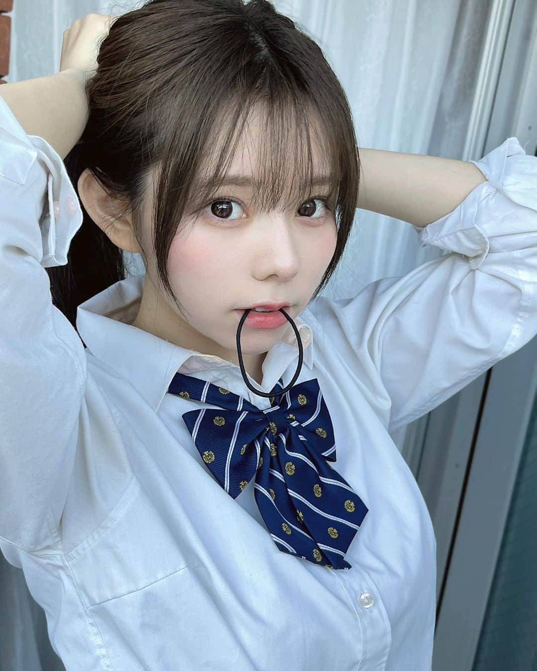 のインスタグラム：「・ ・ こういうの好きって聞いたんだけどっ？🫶🏻 ・ ・ #大森莉緒 #おーりお #おりおんず #01 #制服 #ポニーテール #偽jk #instagood #instapic #good #instalike #패션 #코디 #오늘의코디 #오늘의패션 #전신샷 #코디스타그램 #옷 #좋아요반사 #교복」
