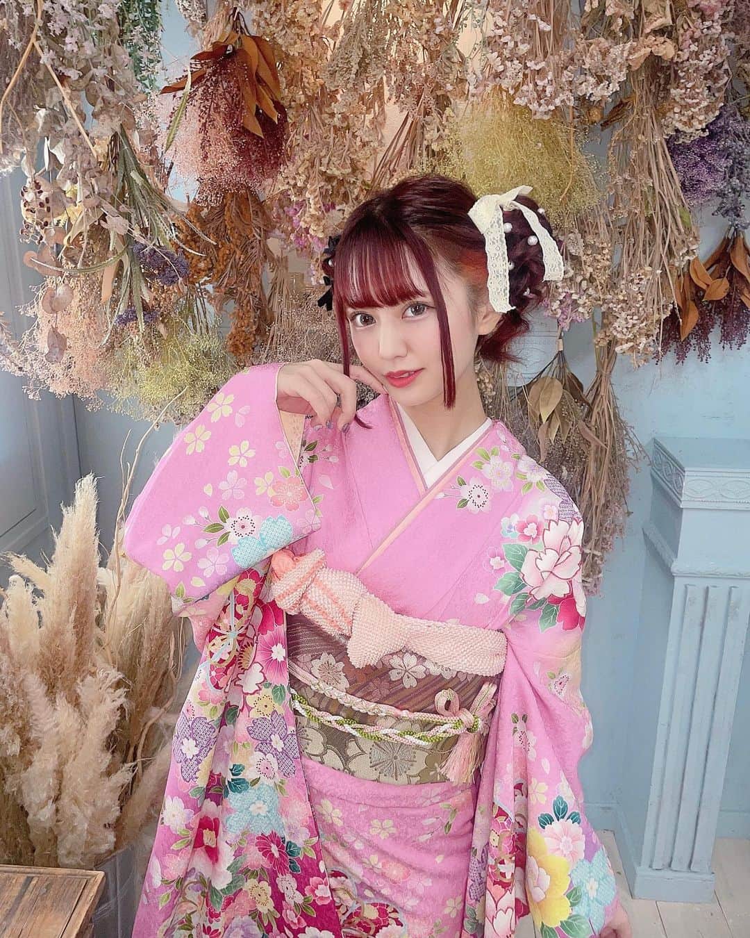 絵仁さんのインスタグラム写真 - (絵仁Instagram)「🍼🍼🍼🍼🍼 ♡ ♡ ♡ カラコンはいつも1day派なんだけど ひっっっさしぶりに1yearのを使ってみたよ✨✨ 14.0mmだから小さいかな〜💦って思ったけど 盛れるじゃーーーん૮ ｡. ̫ .｡ა 💓 ってなって愛用決定しました👁 14.0mmでこんなに盛れるのすごくないですか？🤔 私いつももう少し大きいの使ってた🤔 かわいい！私が使ってるのは 【Dione ～ディオネ～】グレー です！ @moon.official_com でGetしたよ〜🎀 ♡ ♡ ♡ #韓国カラコン #高発色レンズ #コスプレカラコン #シリコンハイドロゲル #カラーコンタクト #カラコン好きさんと繋がりたい #カラコンムーン #カラコンmoon PR」6月24日 21時34分 - eni_tc