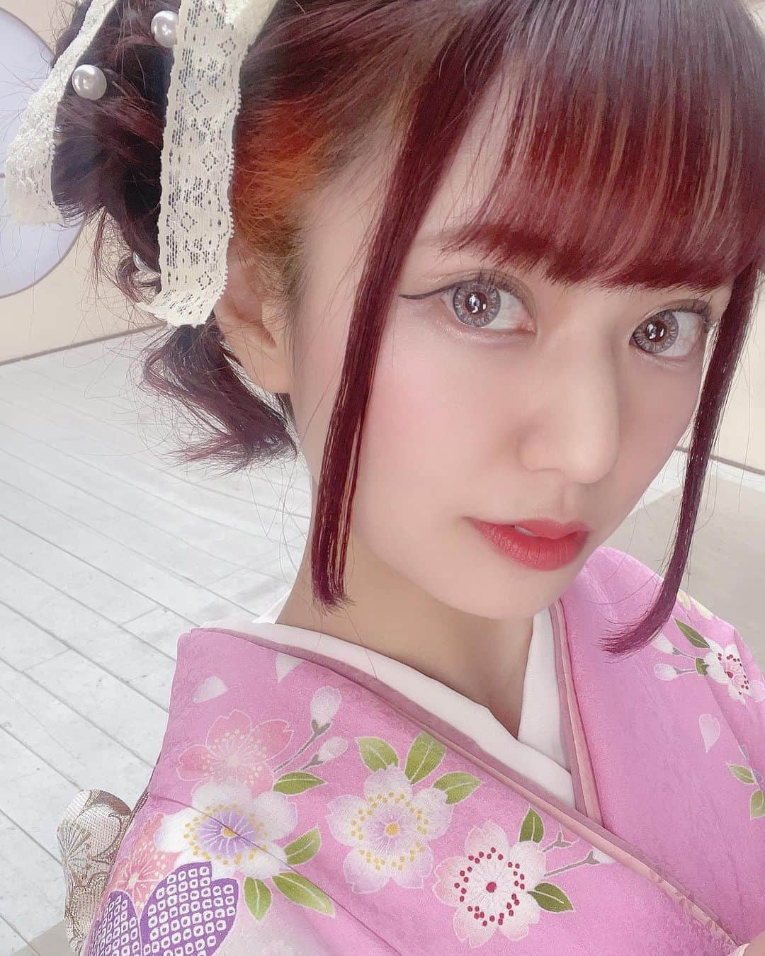 絵仁さんのインスタグラム写真 - (絵仁Instagram)「🍼🍼🍼🍼🍼 ♡ ♡ ♡ カラコンはいつも1day派なんだけど ひっっっさしぶりに1yearのを使ってみたよ✨✨ 14.0mmだから小さいかな〜💦って思ったけど 盛れるじゃーーーん૮ ｡. ̫ .｡ა 💓 ってなって愛用決定しました👁 14.0mmでこんなに盛れるのすごくないですか？🤔 私いつももう少し大きいの使ってた🤔 かわいい！私が使ってるのは 【Dione ～ディオネ～】グレー です！ @moon.official_com でGetしたよ〜🎀 ♡ ♡ ♡ #韓国カラコン #高発色レンズ #コスプレカラコン #シリコンハイドロゲル #カラーコンタクト #カラコン好きさんと繋がりたい #カラコンムーン #カラコンmoon PR」6月24日 21時34分 - eni_tc