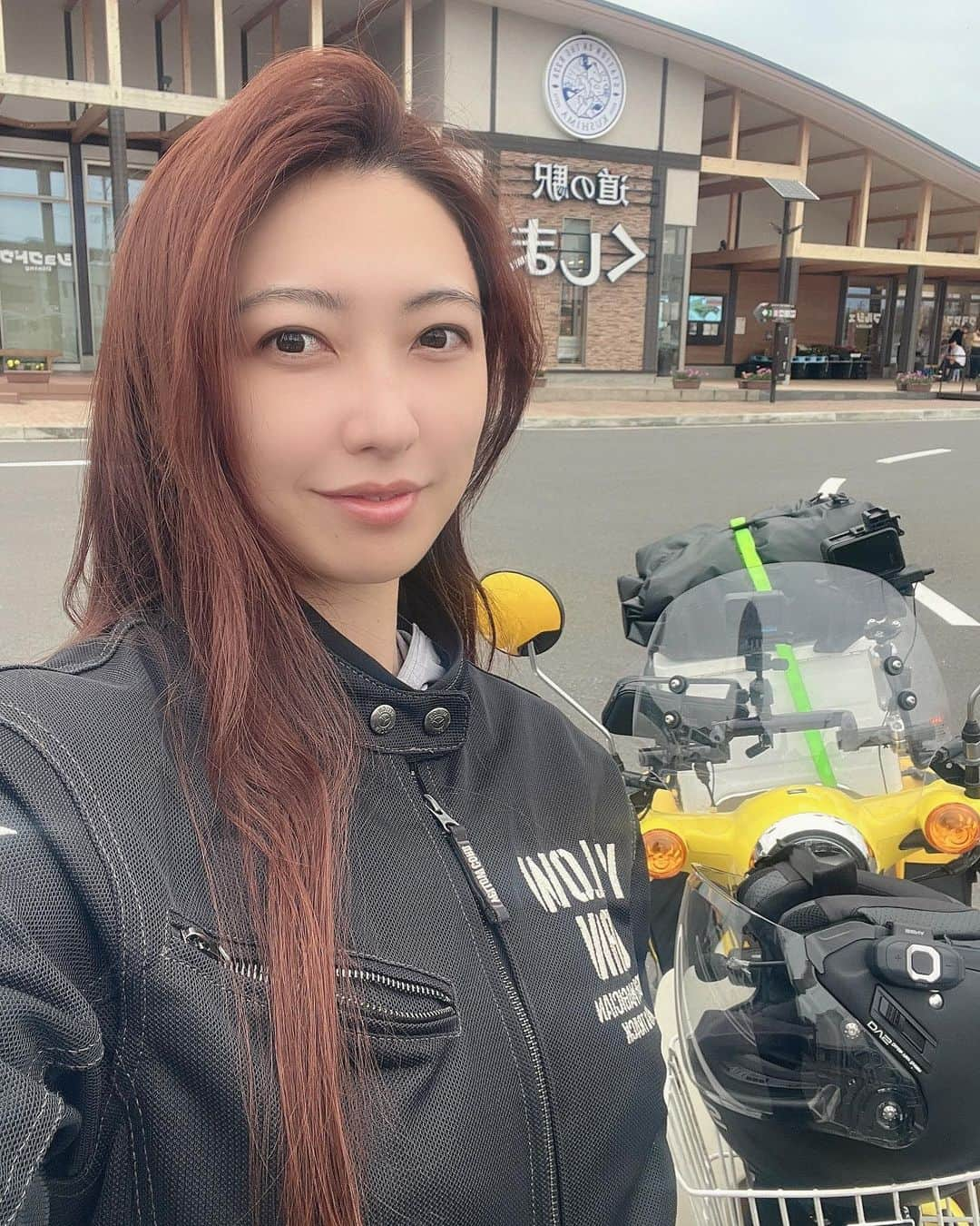 金田彩奈のインスタグラム：「🧡  日本一周７日目🇯🇵 今日は九州爆走したよ🛵³₃  今日も1日お疲れ様でした☺️  #バイク #バイク女子 #日本一周 #日本一周バイク旅 #バイク乗り #バイクのある生活 #バイクのある風景 #バイク好き #バイクが好きだ #バイク好きな人と繋がりたい #バイク乗りと繋がりたい #バイク旅 #バイクツーリング #バイクライフ #バイクが好きだ #カブ #スーパーカブ #ラーメン #ラーメン女子 #cub #supercub #cb400 #gsxs1000gt #bike #bikelife #biker #bikegirl #motercycle #bikeweek #bikewear #japantrip」