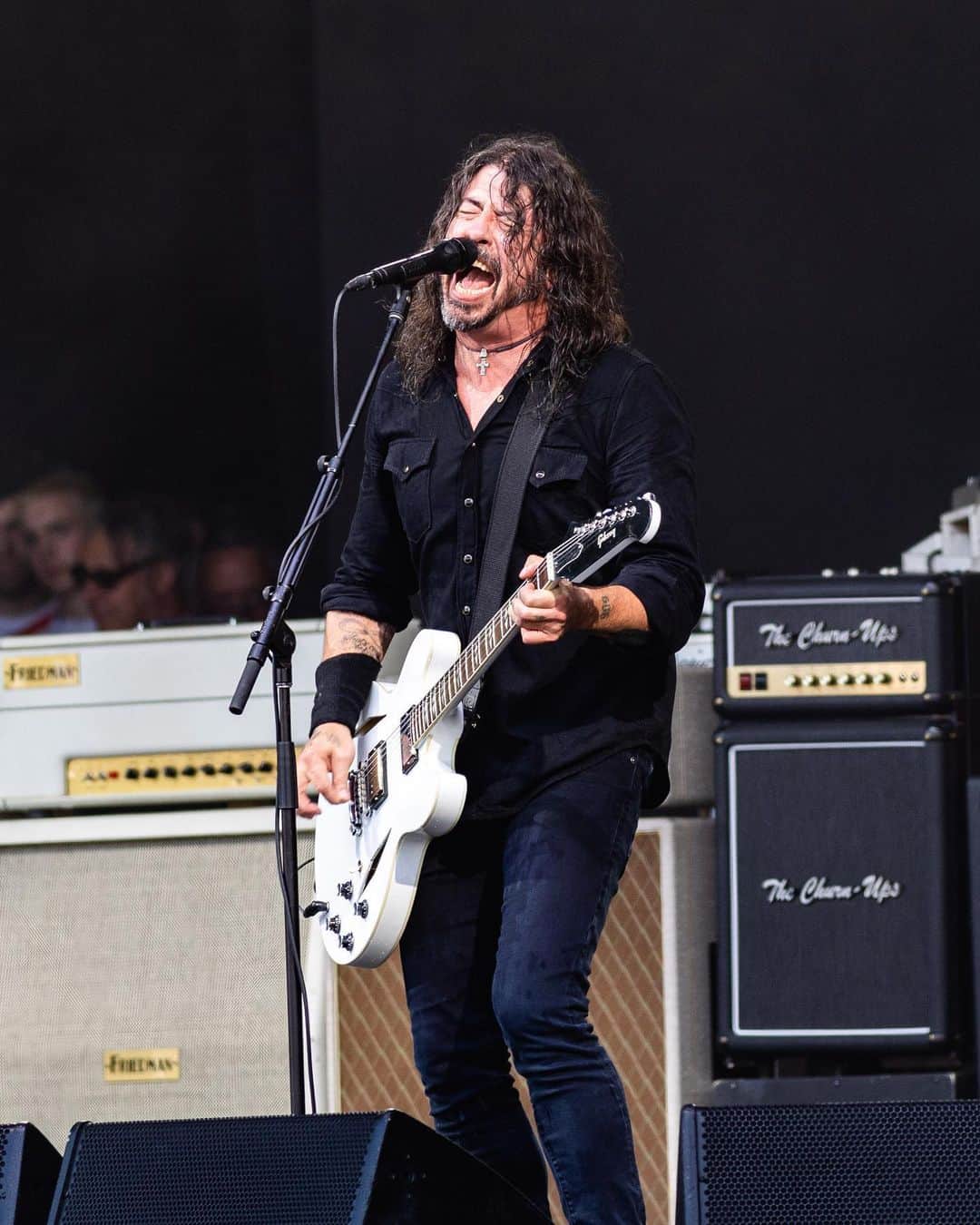 Kerrang!のインスタグラム：「Of course it was them! Foo Fighters return to Glastonbury 🤘  📸: @jennfive」