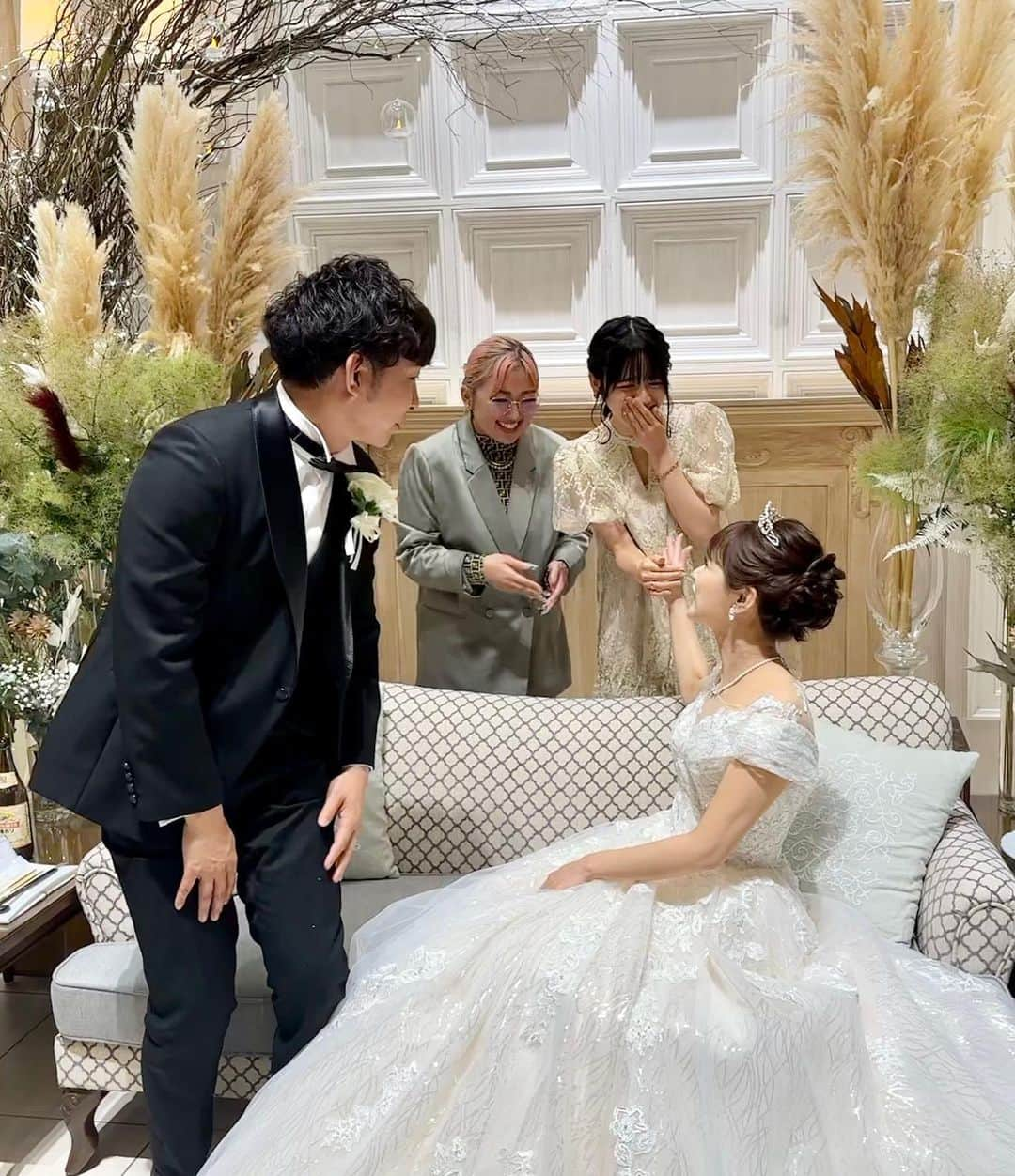 鎮西寿々歌さんのインスタグラム写真 - (鎮西寿々歌Instagram)「先日、新垣里沙さんとヤスタケさんの結婚式に、招待していただきました🥺♡ ガキさんがずーーーーっと美しくて可愛くて、胸いっぱいの挙式、披露宴でした。。 色々なサプライズもあり本当に超めでたい時間🥹 ガキさん、ヤスタケさん、末永くお幸せにお過ごしくださいませ👰‍♀️🤵‍♂️✨🩵  ずっと隣にいてくれたえりなっちありがとう🥺」6月24日 21時52分 - tarasuzuka24