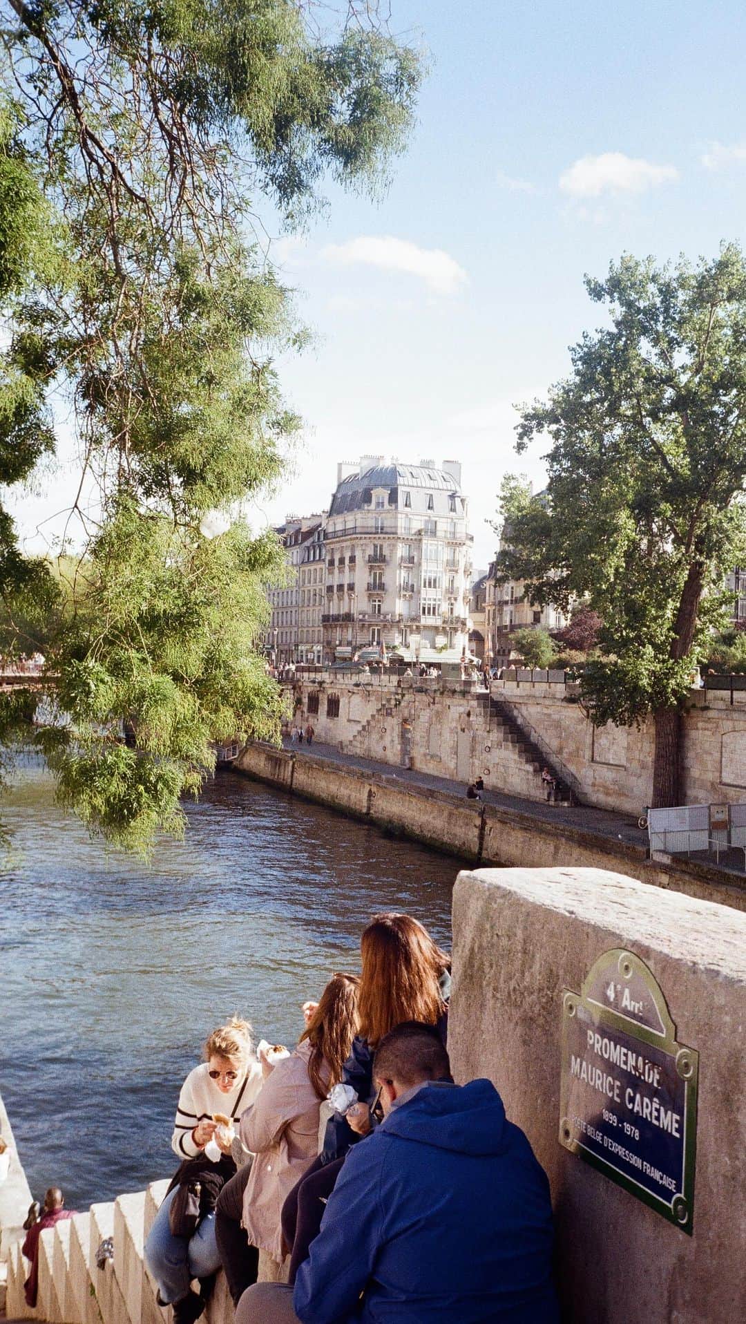 PIMTHAのインスタグラム：「Our Paris on reel 🇫🇷✨」