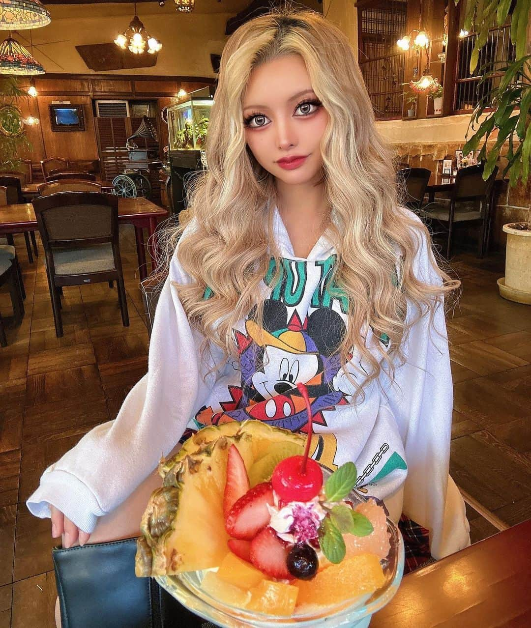 うさたにパイセンさんのインスタグラム写真 - (うさたにパイセンInstagram)「地元で好きなレトロなお店💋  開成館🥰  #過去ピク #最近遊び出かけてないなあ」6月24日 22時07分 - usatanipaisen1215