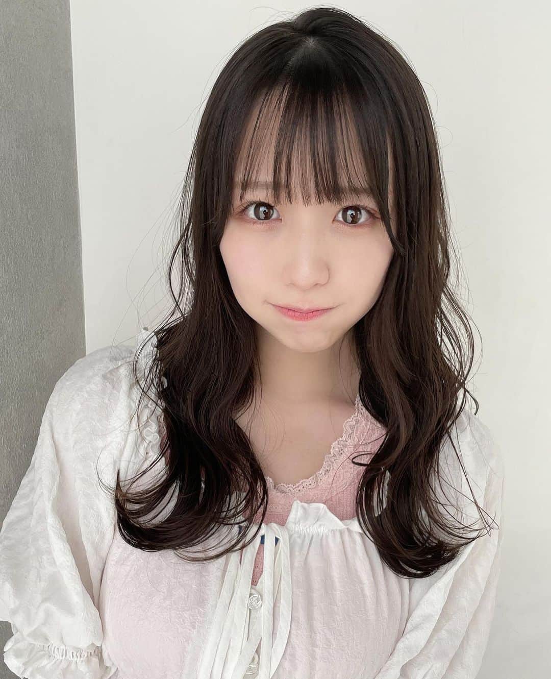 柳川みあのインスタグラム：「にゅーへあーだよ🥰 写真じゃよくわからんと思うけどしょっかくがだいぶ短くなったの～(　´灬`　)  @yudai.t820 さんありがとうございます🙇🏻‍♀️」