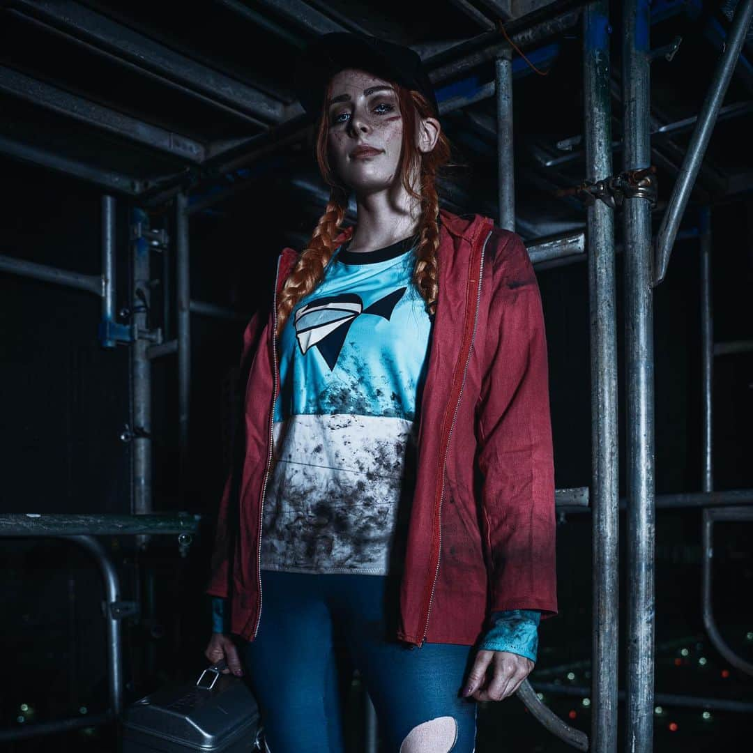 ユリコ・タイガーのインスタグラム：「Happy 7th Anniversary to @deadbydaylight 🔪 one of my favorite videogame ever!  My cosplay of Meg Thomas 🏃‍♀️  #デッドバイデイライト　 #DbD7周年 🎉祝! DbD7周年🎉（大遅刻）　おめでとうございます～ 一緒にやってくれる人募集中✋ メグちゃんのコスプレやった時の写真ですー！！！  #ps5 #playstation #cosplay #cosplayer #horrorgame #dbdcosplay #外国人モデル #コスプレ」