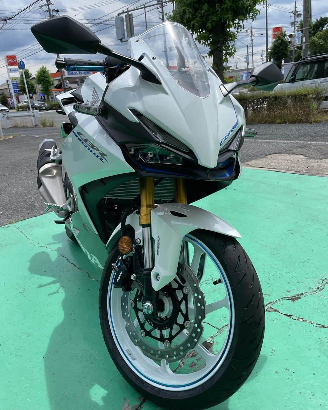 船越涼太のインスタグラム：「.  お前イケメンすぎな🧐🧐🧐カッケェな🫨#cbr250rr   🏍️🏍️🏍️🏍️🏍️🏍️🏍️🏍️🏍️🏍️🏍️🏍️🏍️🏍️🏍️🏍️🏍️  #バイク#バイクツーリング #バイクライフ #バイク男子 #バイクのある生活 #バイクカスタム #bike #honda」