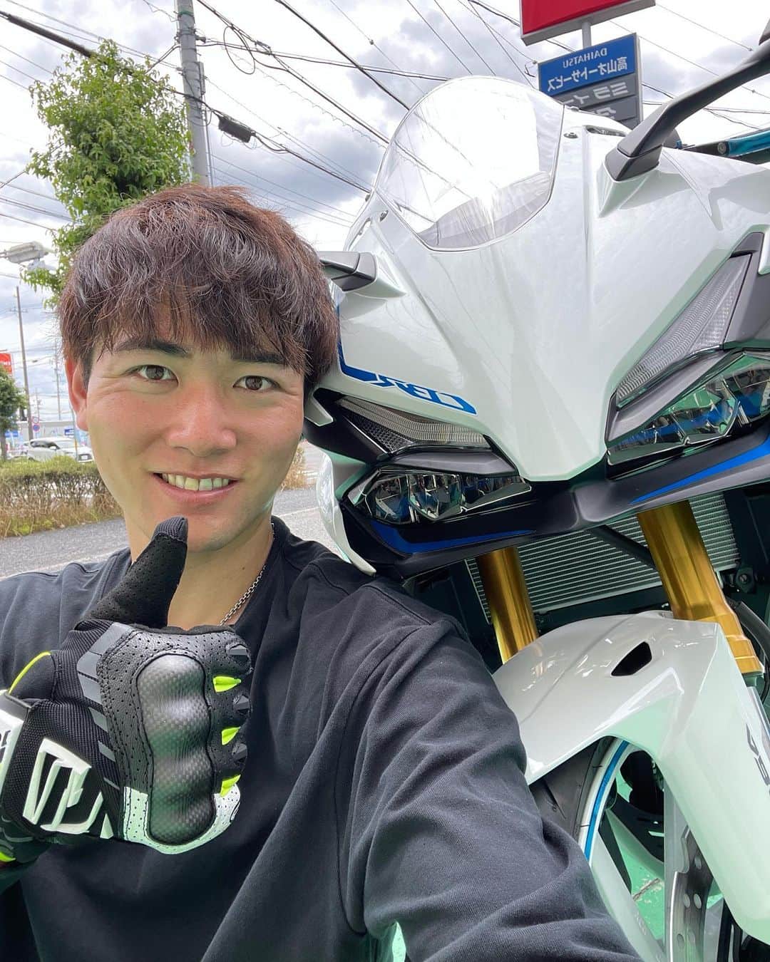 船越涼太さんのインスタグラム写真 - (船越涼太Instagram)「.  お前イケメンすぎな🧐🧐🧐カッケェな🫨#cbr250rr   🏍️🏍️🏍️🏍️🏍️🏍️🏍️🏍️🏍️🏍️🏍️🏍️🏍️🏍️🏍️🏍️🏍️  #バイク#バイクツーリング #バイクライフ #バイク男子 #バイクのある生活 #バイクカスタム #bike #honda」6月24日 13時34分 - 2754ryota