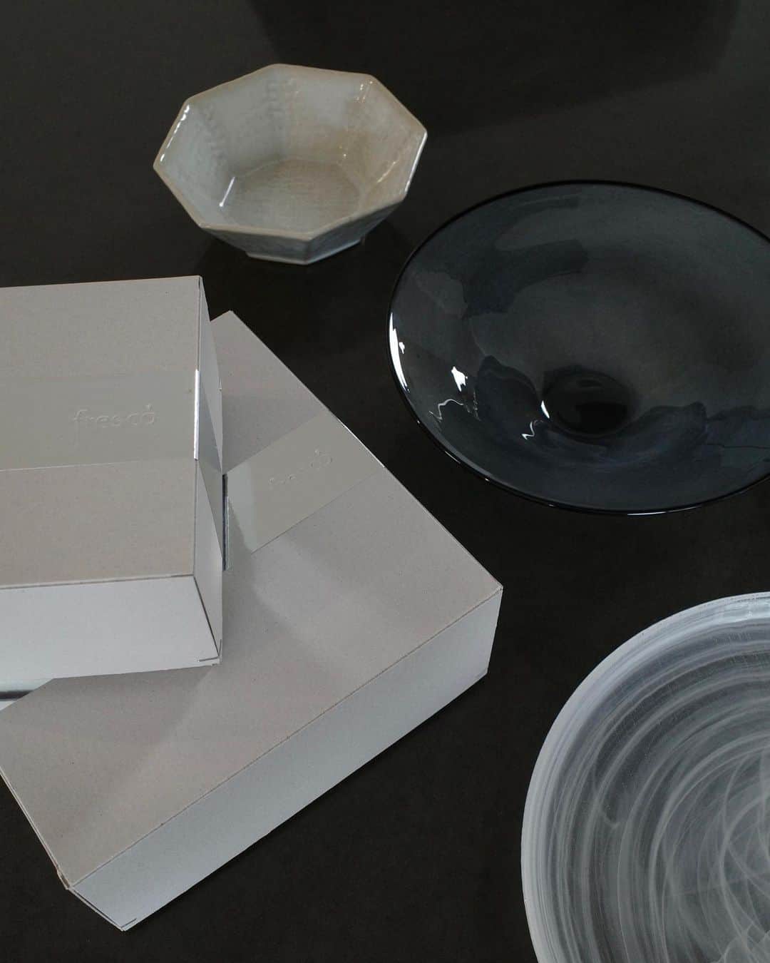 石元歩唯のインスタグラム：「最近の器集め。 ずっと欲しかった @studio_fresco kasumi bowl SS,S,Mを一色ずつ🥣  aecaの色味も素敵だしコンプリートしたくなる…♡」