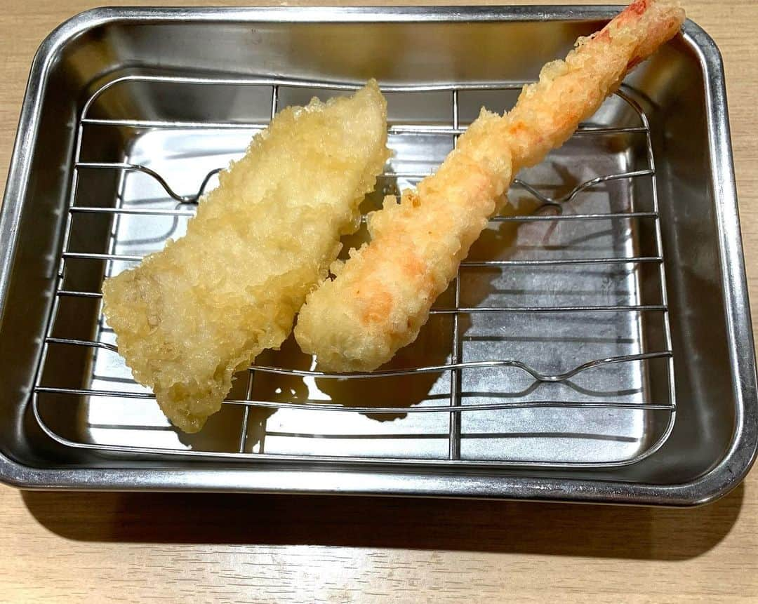 白鳥雪之丞さんのインスタグラム写真 - (白鳥雪之丞Instagram)「福岡9日目ランチ🤤🍤🦑  #お好み定食 #えび #いか #豚 #白身 #野菜3品 #塩辛 #天麩羅処ひらお #大名 #福岡」6月24日 14時07分 - yukinojoeshiratori