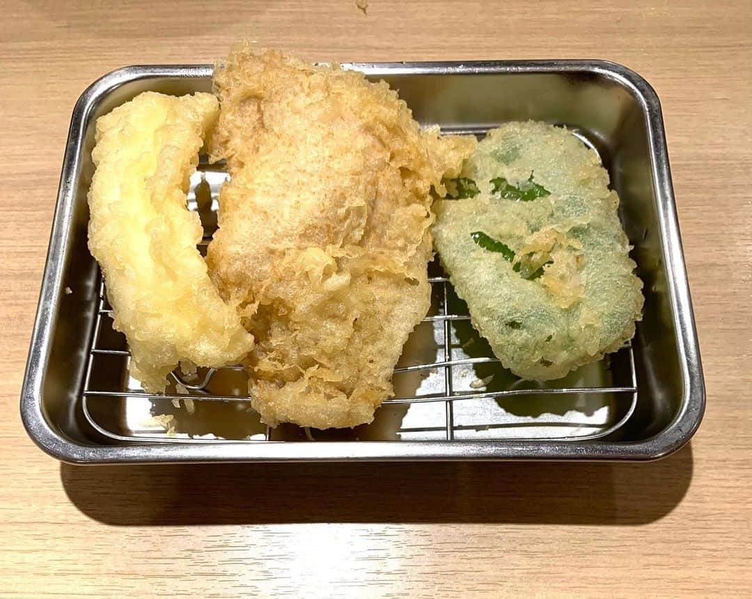 白鳥雪之丞さんのインスタグラム写真 - (白鳥雪之丞Instagram)「福岡9日目ランチ🤤🍤🦑  #お好み定食 #えび #いか #豚 #白身 #野菜3品 #塩辛 #天麩羅処ひらお #大名 #福岡」6月24日 14時07分 - yukinojoeshiratori