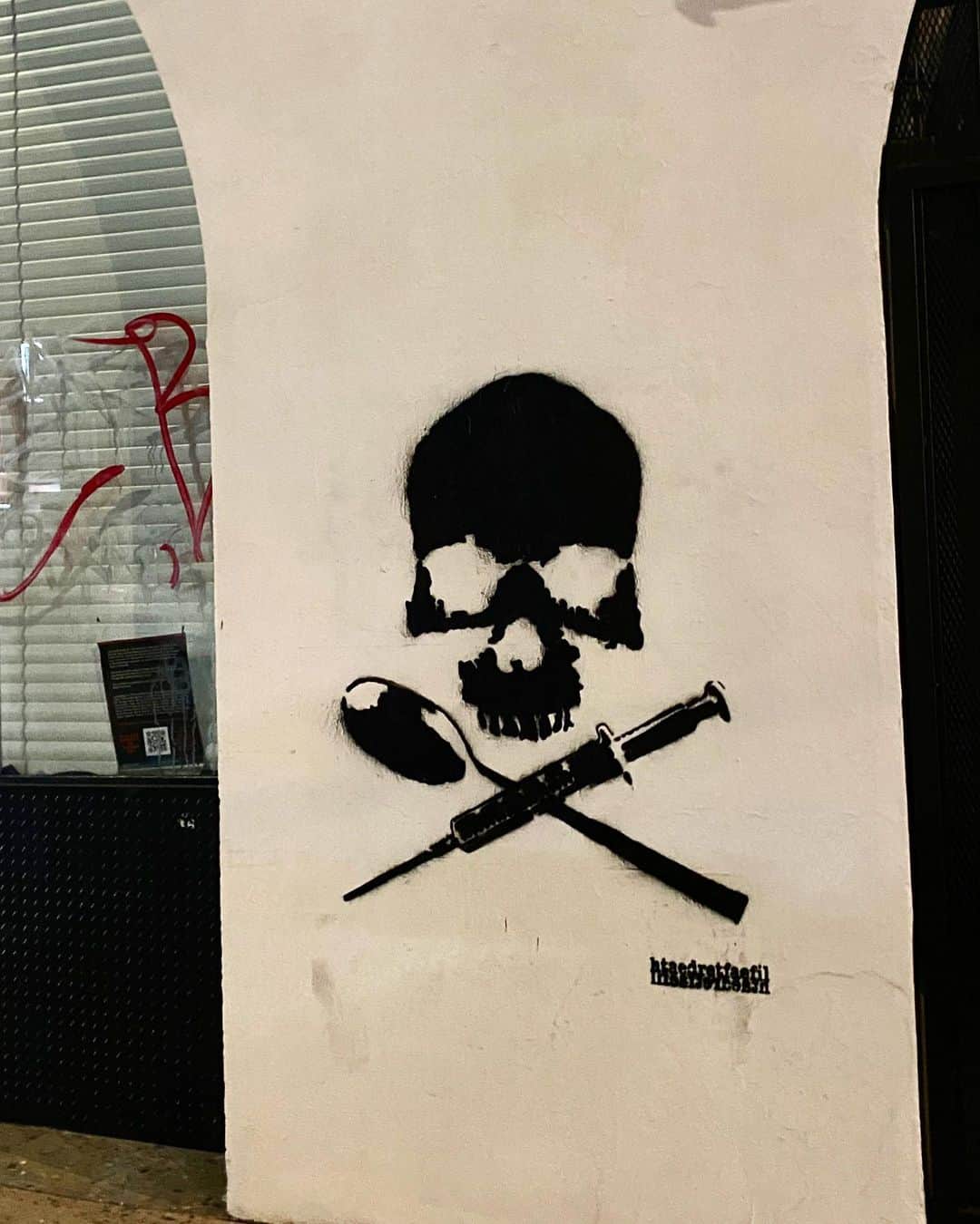デイヴ・ナヴァロのインスタグラム：「#melrose #disorderskull」