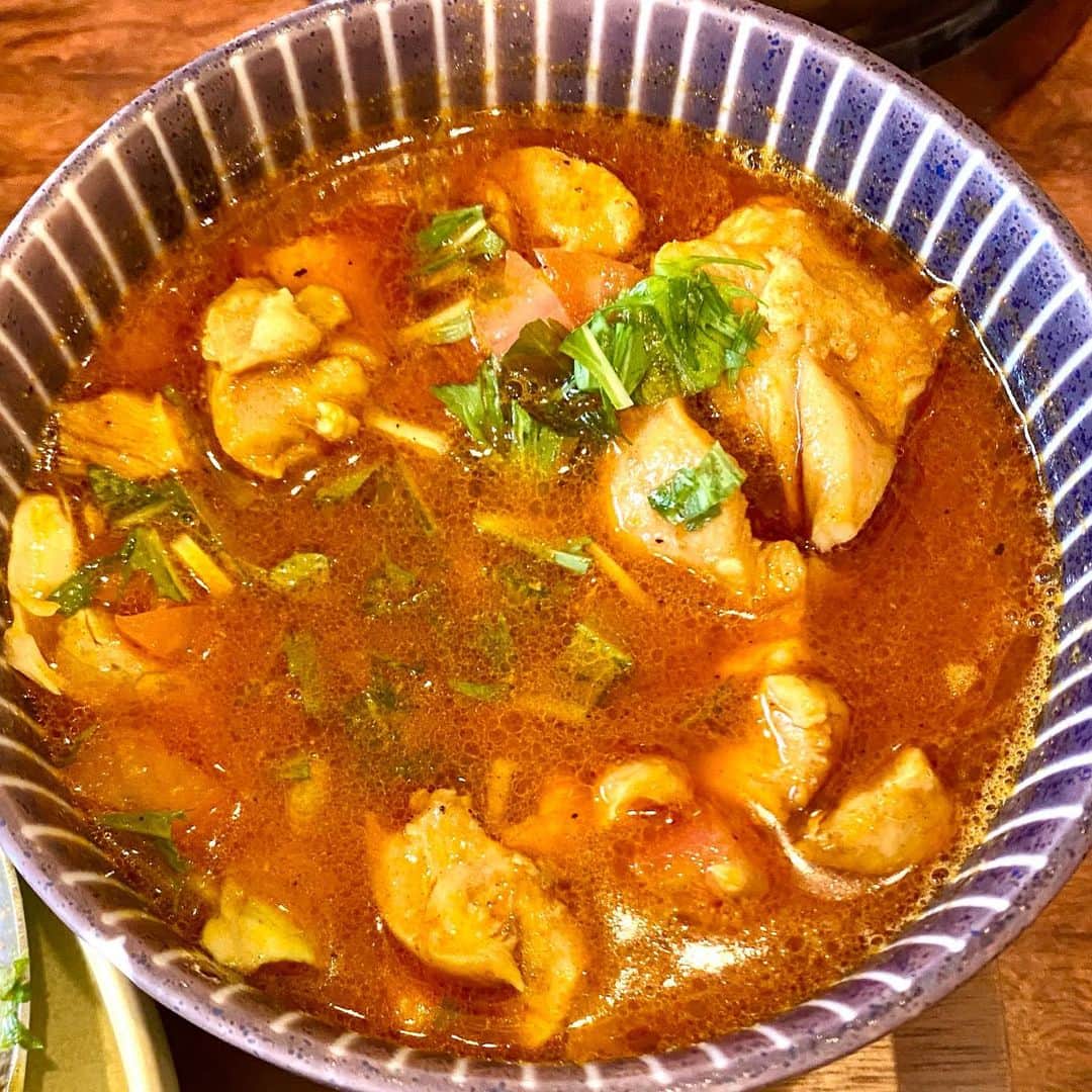 江口寿史のインスタグラム：「パンチマハルがどうしても食べたくて。中央線に乗って御茶ノ水まで。」