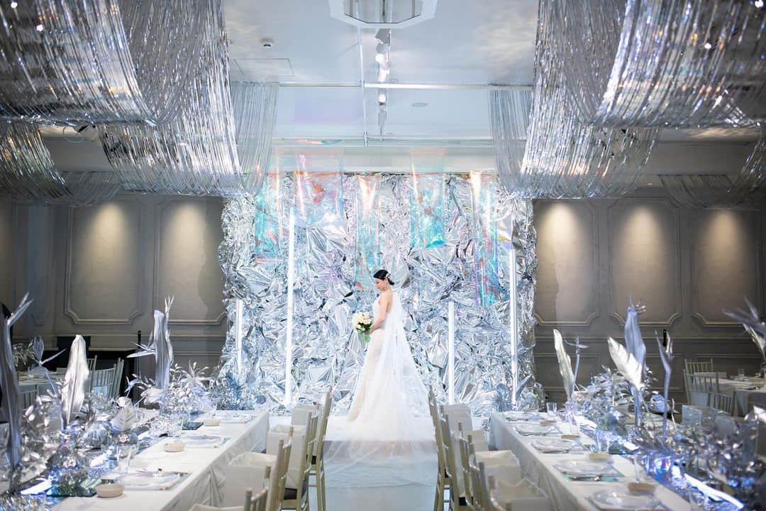 のインスタグラム：「decoration.  @natsu.tsg  @hirasawa.tsg   #wedding #trunkbyshotogalally  #trunkwedding  #装飾 #メインテーブル装飾 #メインテーブル装花  #渋谷」