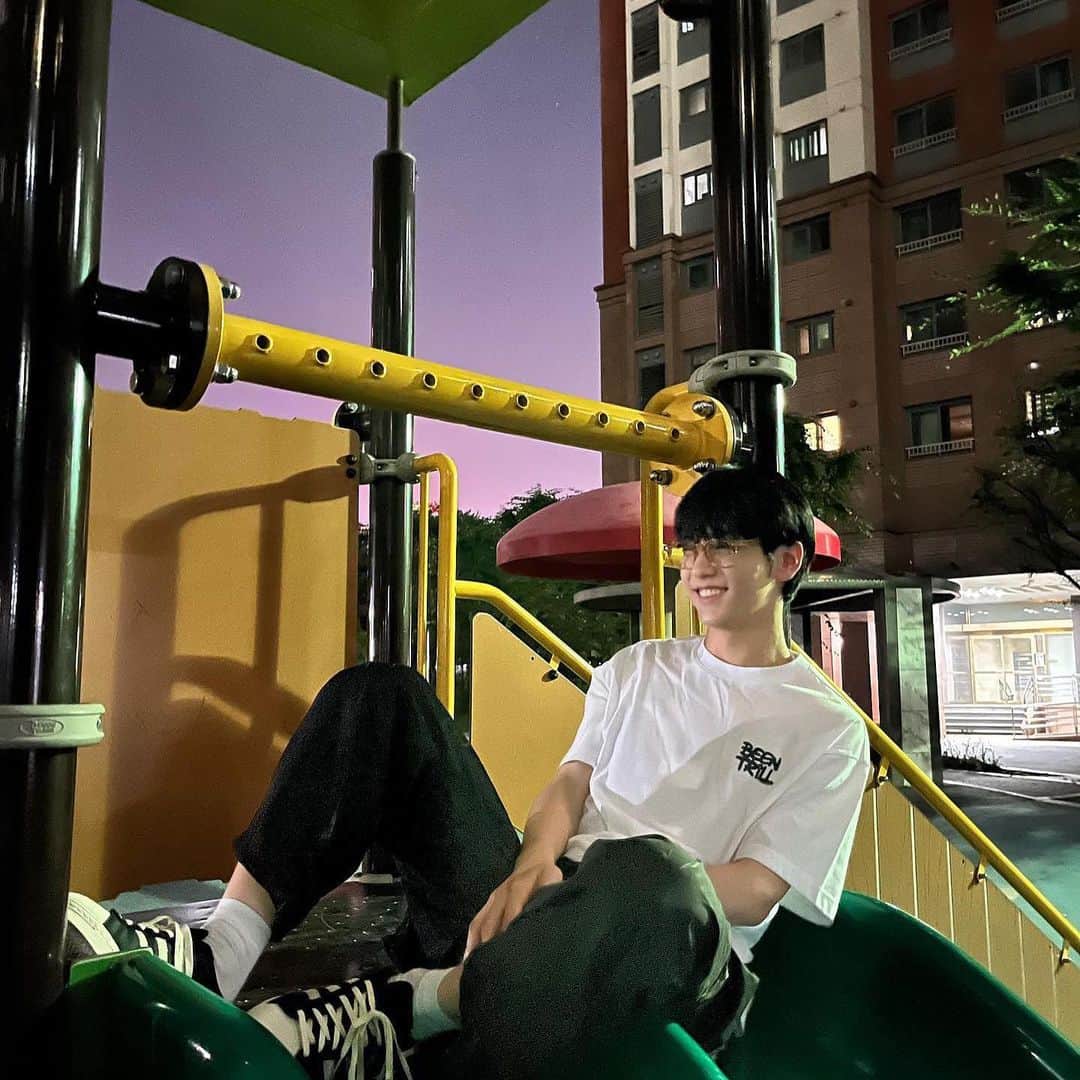 スビンさんのインスタグラム写真 - (スビンInstagram)「여름밤 산책🍦」6月24日 14時22分 - page.soobin