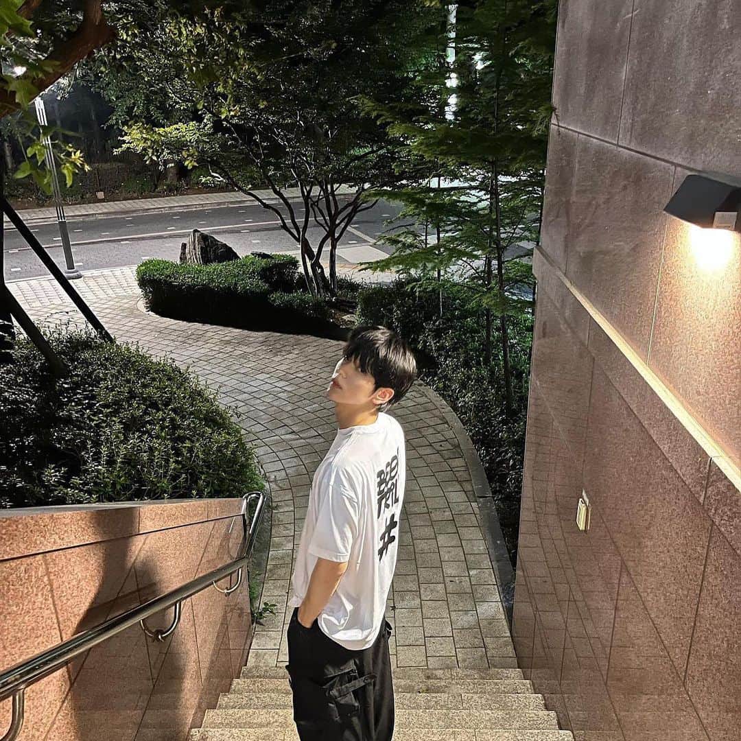 スビンさんのインスタグラム写真 - (スビンInstagram)「여름밤 산책🍦」6月24日 14時22分 - page.soobin