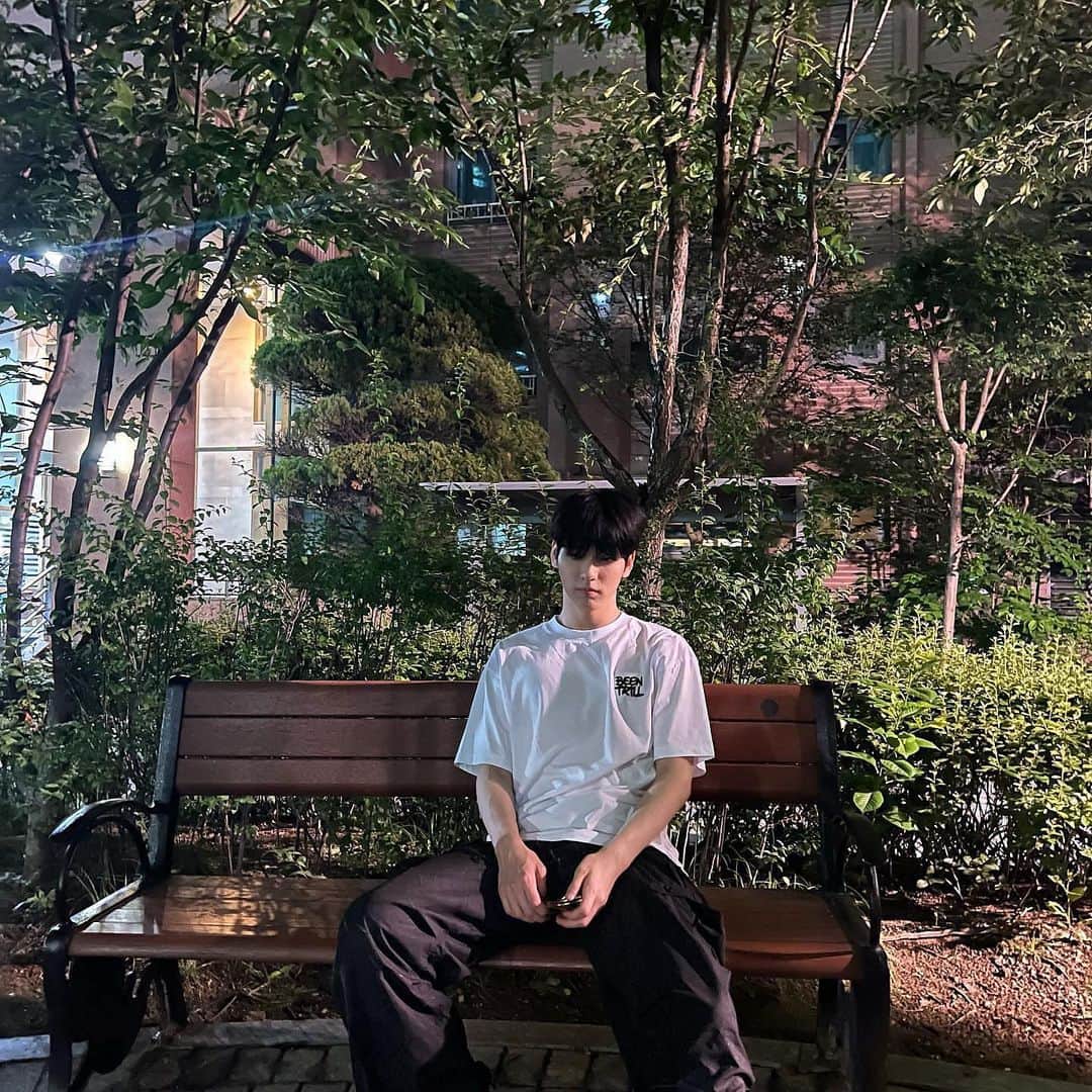 スビンさんのインスタグラム写真 - (スビンInstagram)「여름밤 산책🍦」6月24日 14時22分 - page.soobin