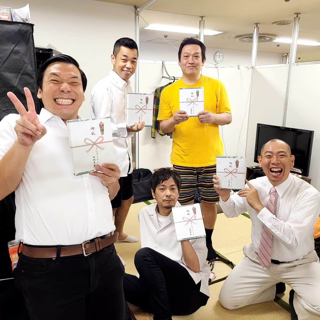 松本康太さんのインスタグラム写真 - (松本康太Instagram)「『インディアンス田渕くんの実家の揖保乃糸』  今日はルミネ劇場出番をいただきました！ 楽屋にいたらインディアンス田渕くんが、みんなに実家で作ってる揖保乃糸をくれました(^-^ゞ  これからの時期そうめんが美味しい季節！ 食べるのが楽しみなのです。  #そうめん#揖保乃糸#インディアンス田渕 くん#ルミネtheよしもと#レギュラー松本#cowcow さん#次長課長井上 さん」6月24日 14時27分 - aruarutankentai.matsumoto