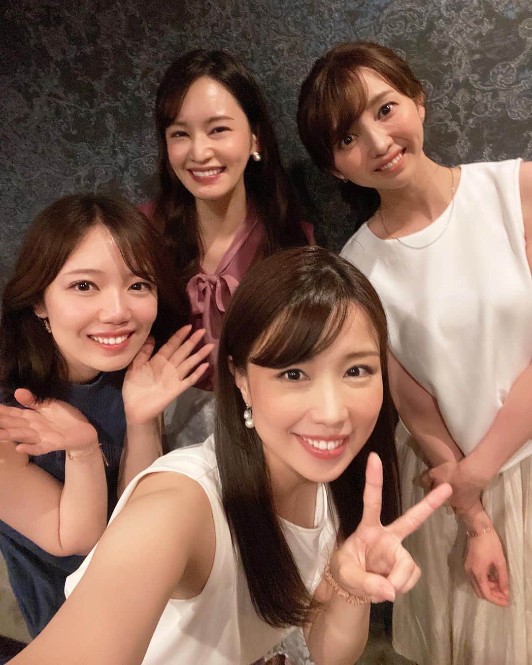 道岡桃子のインスタグラム：「🥰  かわいいかわいい後輩アナに会えました💓  みんな忙しくて中々予定が合わず、  数年ぶりの再会です！  知的でユーモア溢れる後輩ちゃんたち。  いっぱい笑いました😆  たまたまだけど、  長野、石川、新潟、山形と近県の局アナ出身です❄️  先輩をよろしくお願いします。笑  #アナウンサー #フリーアナウンサー  #局アナ #ニュースキャスター  #ホリプロ #ホリプロアナウンス室  #bsよしもと #nhk #ラジオ #吉本  #女子アナ #女子アナコーデ  #ノースリーブ #女子会 #美人  #長野 #石川 #金沢 #新潟 #山形」
