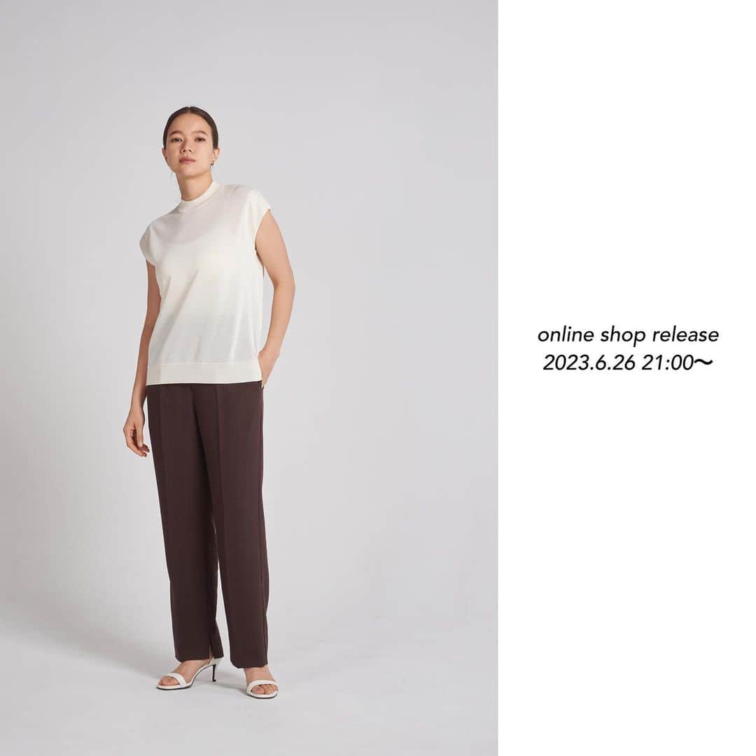 yoriのインスタグラム：「*online shop release*  6/26 pm21:00〜 2023summer 新作が入荷致します！  詳細は商品ページをご覧ください！  #シャーベットニットプルオーバー #シャーベットニットノースリーブ #ミニパフブラウス #サテンワイドパンツ  #yori_japan」