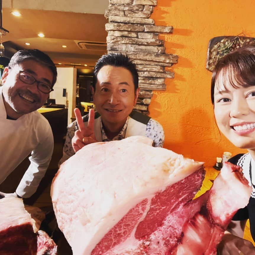 丘みどりのインスタグラム：「絶景写真♡ 今日の放送で確認ください♡  #おとな旅あるき旅 #丘みどり #肉 #絶景 #焼肉」