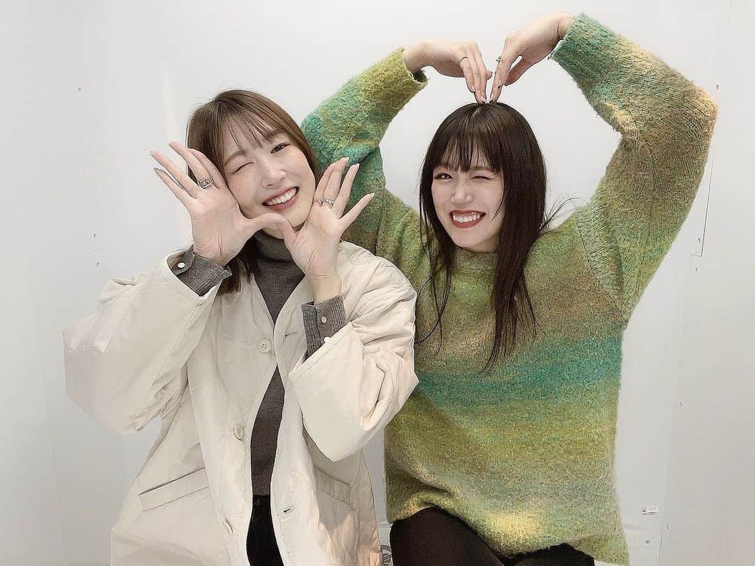 野村明日香のインスタグラム：「⁡ 今日はこすんのバースデーだよー！！！🎂 おめでとうだよー！！！🥳 おっきいハートあげちゃう！！！！🤍 近くに住んでたら0時ちょうどに突撃しちゃうのに！！！！」
