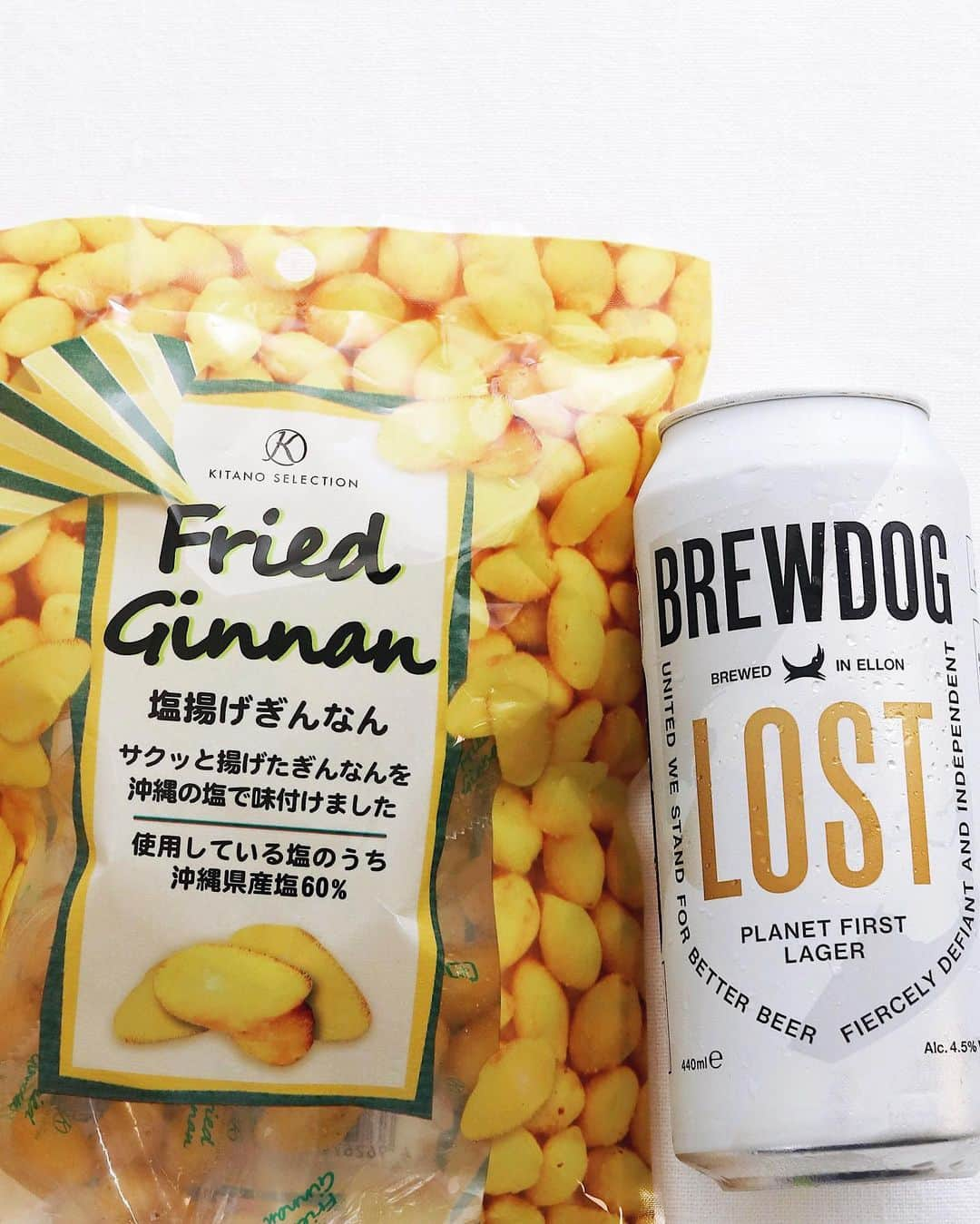 樋口正樹さんのインスタグラム写真 - (樋口正樹Instagram)「beer & snacks 🍻 . 洗車を終えての缶ビールと おつまみの塩揚げぎんなん🍺 . 北野エースさんで売ってる 好きすぎる塩揚げぎんなん。 個別包装しなくていいから 価格そのままで増量を希望！ チップスターみたく筒箱に ドサーっと詰まっていたら ほんと嬉しいんだけどねぇ🤤 . @kitanoace . . . . #仕事終わりのビール #塩揚げぎんなん #ビールのおつまみ #ビールに合う⁡ #ブリュードッグ #ビール好きな人と繋がりたい #北野エース #北野エースで購入 #kitanoace #beerstagram #lostlager #pilsner #BrewDog #beerandsnacks」6月24日 15時21分 - higuccini