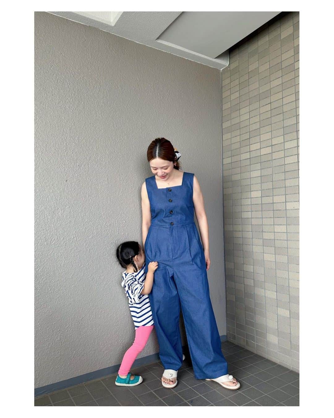 高山直子のインスタグラム：「今日は娘の運動会でした👧🏻🏅 最高に楽しかったー！ 他学年の競技で普通に泣いたよね🥲 全学年みんな可愛くってたまらなかったです🏆  #親子服」