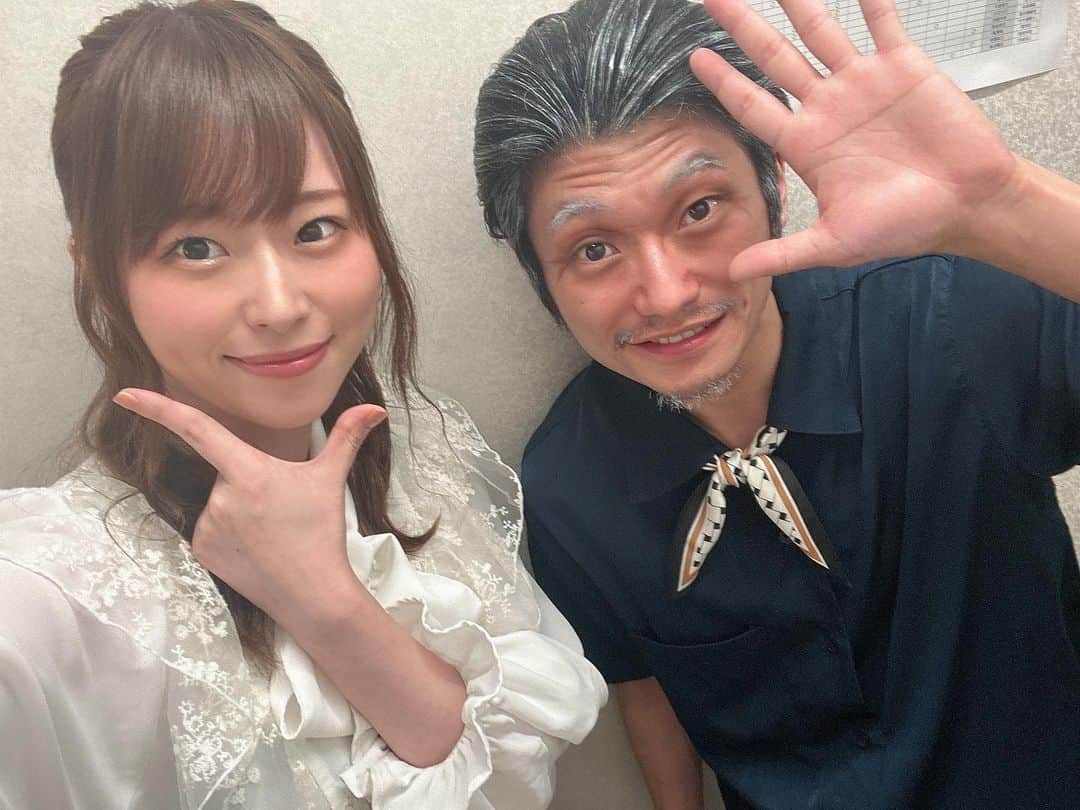 花奈澪さんのインスタグラム写真 - (花奈澪Instagram)「劇作家の話。  なんか気付いたら終わって2週間も経ってました。 なるやの役者休業公演。 私を嫁役に選んでくれてありがとう。 あ、元だけど。  母親役をやるのはとても新鮮でした。 なるややカドショーと 実年齢の上の役をこうしてやって。 なんかすごく良いなって思った。  生きてきたよね、我々。  実年齢より若い役をやるのも勿論楽しいけれど、経験してない人生を演じることこそ"ああ、芝居してるなぁ"って感じる。  全てのシーンで、ああ芝居してるなぁって感じられる、好きな会話が沢山あったな。 お芝居ってやっぱ楽しいなって思わせてくれました。  ありがとうね家族。  #劇作家の話」6月24日 15時43分 - namio_dao
