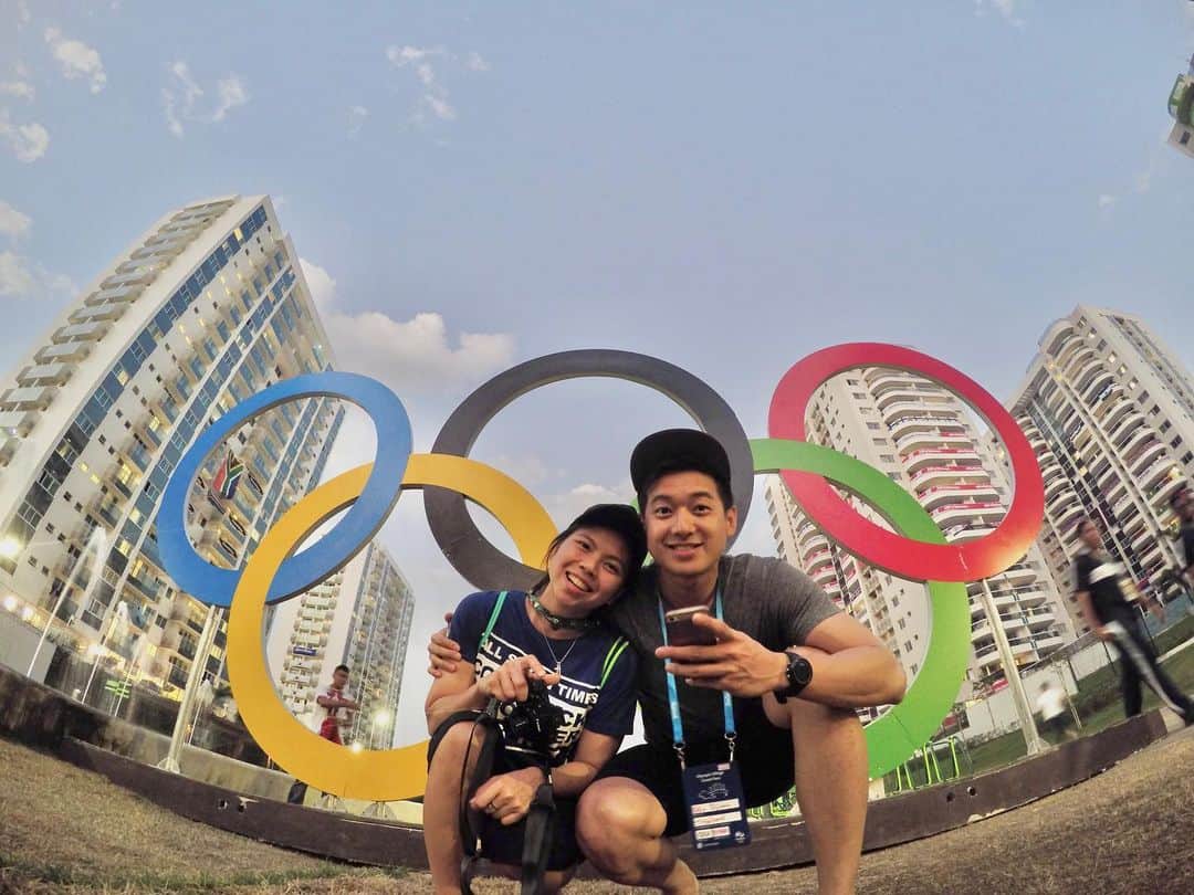 グレイシア・ポリーのインスタグラム：「Happy olympic day with my love. ♥️  Foto-foto sama papa Jessia @felixdjimin sampai ke olimpiade Rio 2016. Jaman masih pacaran yang waktu itu gak pernah di publish umum sama sekali selama 4 tahun, tiba-tiba langsung tunangan. 😂   Terimakasih sayang karena setelah olimpiade Rio 2016 kamu masih menungguku 4 tahun lagi ke olimpiade Tokyo 2020 sebelum akhirnya kita menikah. 😍」
