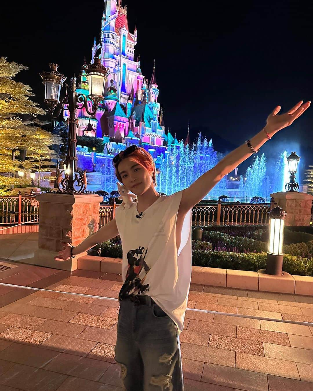 ヤンヤン（YangYang）さんのインスタグラム写真 - (ヤンヤン（YangYang）Instagram)「Had such a healing time in HongKong Disney❤️ thank you for having us! p.s Nice to meet LinaBell LoL」6月24日 16時36分 - yangyang_x2