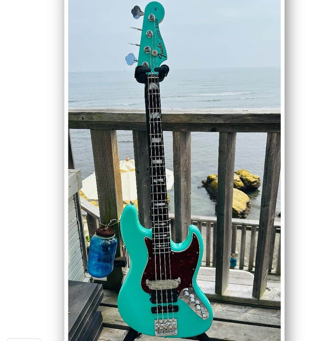 日野賢二のインスタグラム：「Fender Jino Jazz Bass @Surfer’s Zushi逗子w/TYJ+T^_^ #tokujazz  #yosukeonuma  #jinobass  #takshinumazawa」