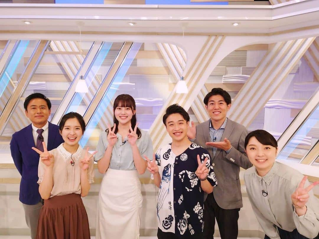 伊地健治のインスタグラム：「・ ・ 「とびっきり土曜版」をご覧頂きありがとうございました！ 新人アナ3人もいきいきとリポートしてましたね‼️ 今後とも宜しくお願いします。  さて海までジョギングに行ってきたら、汗だくになってとても気持ち良かったです🏃  そしてなぜか今夜は  ひもの🐟と ハンバーグ🟤が 無性に食べたいです！笑  #しごおわラン  #海までラン #明日はとびっきり日曜版」