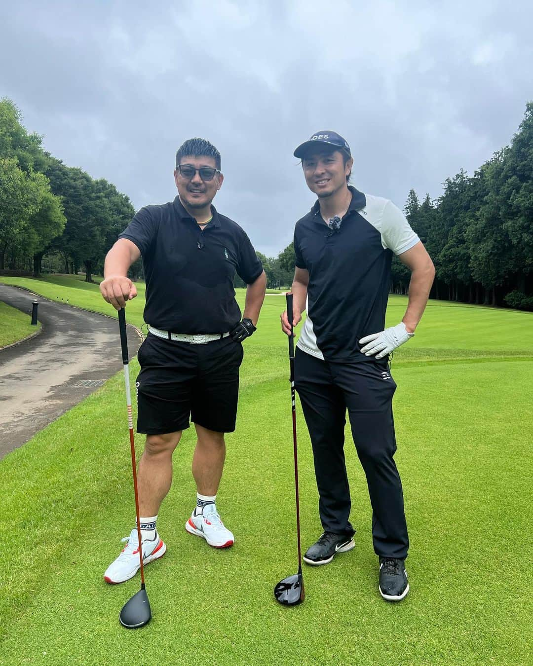 那須大亮さんのインスタグラム写真 - (那須大亮Instagram)「RED RICEさんと⛳️  REDさんのYouTubeチャンネルに出演させて頂きました✨ ゴルフめっちゃ楽しかった〜‼️ REDさん飛距離半端ない笑  湘南乃風のライブも何回かいかせてもらってたので アーティストとしての質問しまくりでした笑  那須サッカー選手じゃなかったら歌手志望だったので🤣  ゴルフ勝負対決お楽しみに〜✨ #湘南乃風 #redrice  #ゴルフ #対決 #ミラクルおきた」6月24日 16時33分 - nasudaisuke_official