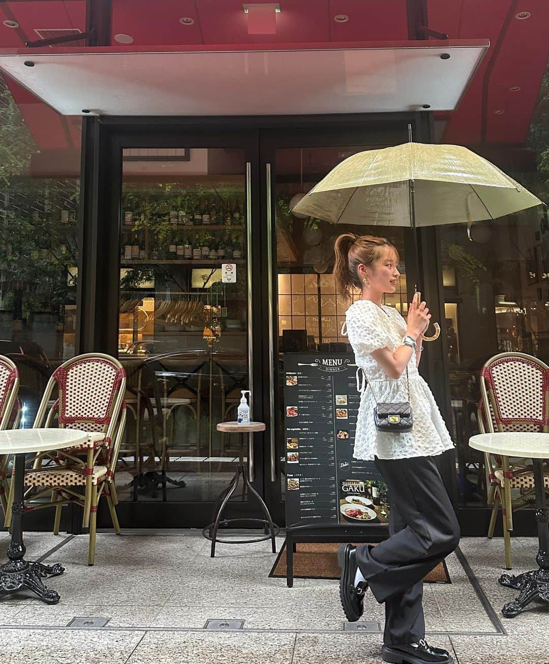 田畑佑莉さんのインスタグラム写真 - (田畑佑莉Instagram)「東京駅🗼 この日は雨だったけど、楽しかった♡  お気に入りの傘と雨の日心強いローファー👞  #orientaltrafficbyyuri  #orientaltraffic #150cmコーデ」6月24日 22時05分 - lily02tbt