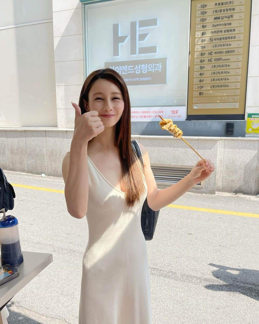 ダレノガレ明美さんのインスタグラム写真 - (ダレノガレ明美Instagram)「屋台のおでんが美味しいので 見つけるたびに食べてます🇰🇷☺️ おでん1つ100円で安くて沢山食べちゃう🤦🏻‍♀️」6月24日 17時01分 - darenogare.akemi