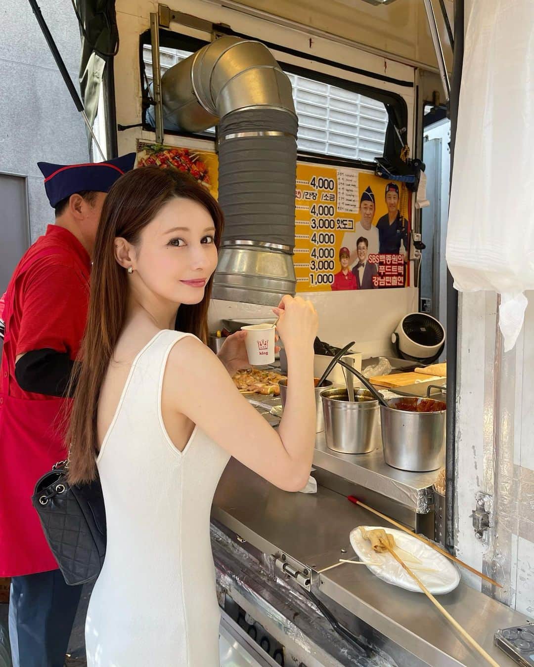 ダレノガレ明美さんのインスタグラム写真 - (ダレノガレ明美Instagram)「屋台のおでんが美味しいので 見つけるたびに食べてます🇰🇷☺️ おでん1つ100円で安くて沢山食べちゃう🤦🏻‍♀️」6月24日 17時01分 - darenogare.akemi