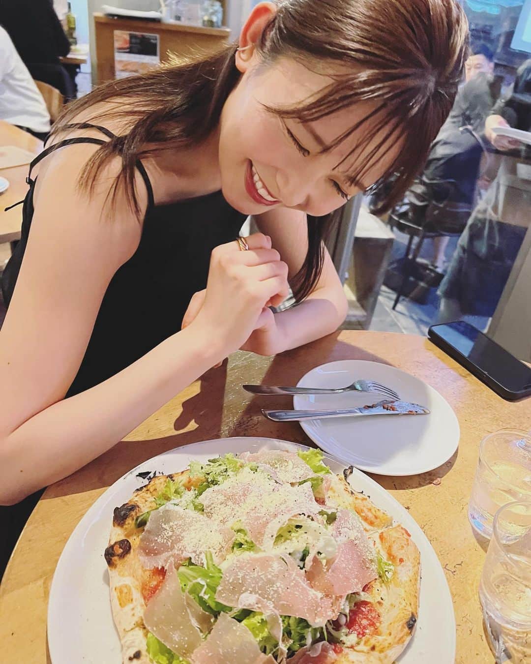 久間田琳加のインスタグラム：「イタリアンブームで1枚半も食べてしまった、、美味しすぎる🥹 最近買ったバレッタ、さくっとまとめられてお気に入りです♡」