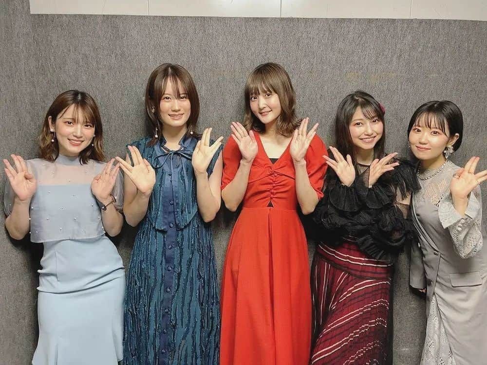 東山奈央さんのインスタグラム写真 - (東山奈央Instagram)「みなさま！  週末いかがお過ごしですか？？  「青春ブタ野郎はおでかけシスターの夢を見ない」  劇場公開スタートです🎬️  ４年ぶりの青ブタ！  日常の中でなにか生きづらさを感じたり、 周りと自分を比較してしまったりしたときに、  この映画のメッセージが優しく心に響くかもしれません🍀  この映画に関われて幸せでした😌  ぜひ💡  #青ブタ #久保ユリカ #瀬戸麻沙美 #内田真礼 #雨宮天」6月24日 22時33分 - naobou_official