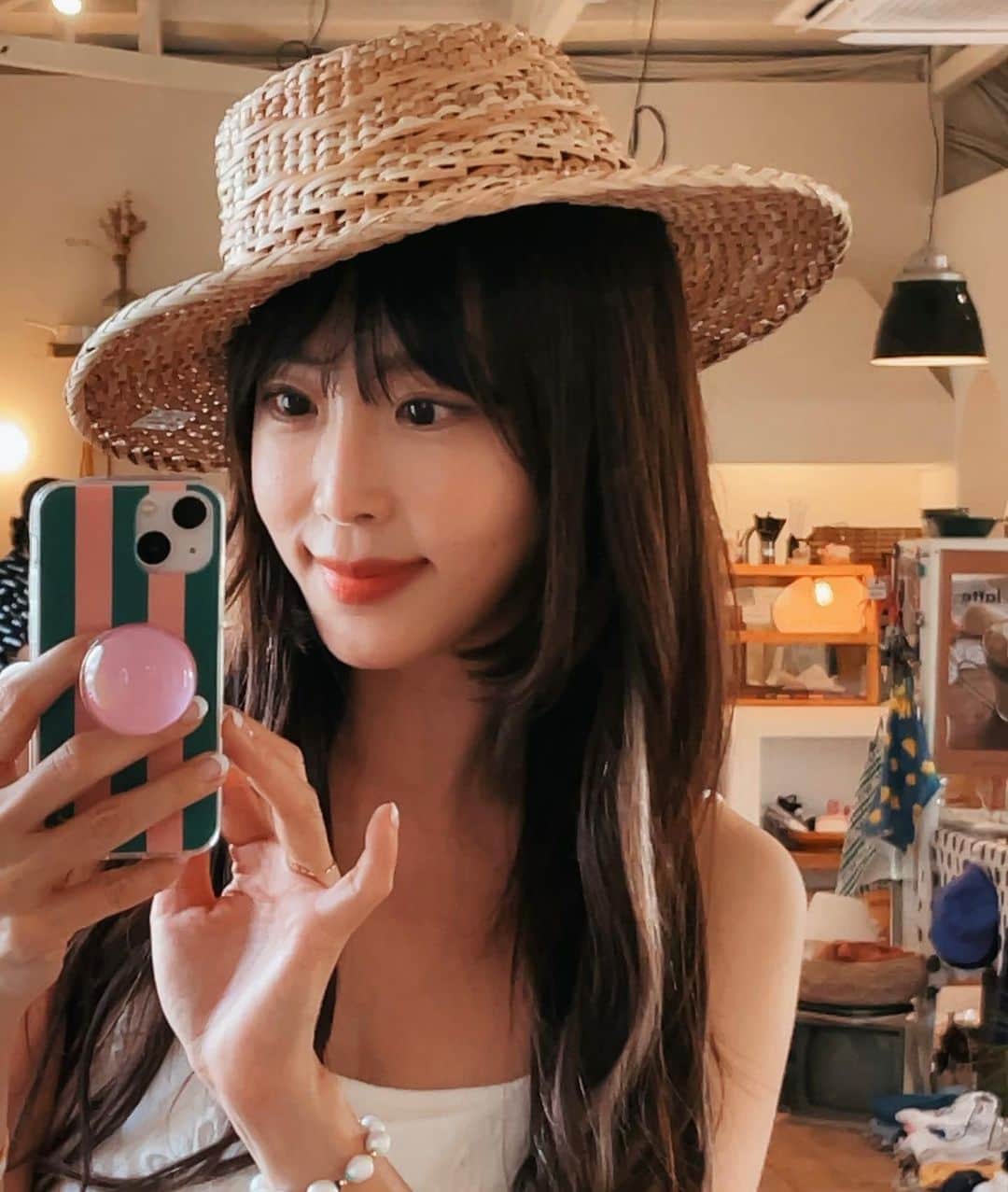 カン・イェウォンのインスタグラム：「쉼💙」