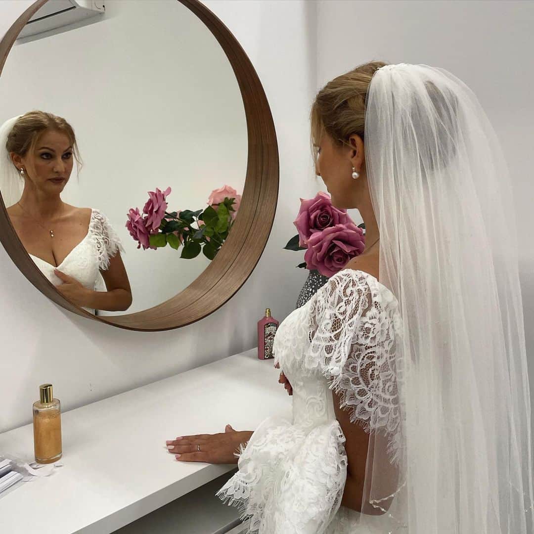 ホフマン・ノーラのインスタグラム：「👰🏼」