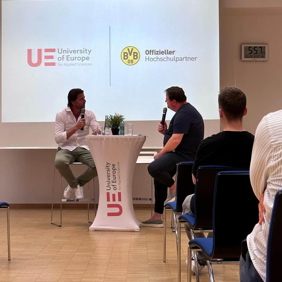 ローマン・ヴァイデンフェラーのインスタグラム：「Vielen Dank für die Einladung der UE University of Europe for Applied Sciences in Iserlohn. Wir sprachen über das Thema „Emotionen im Sport – wie positive und negative Emotionen die sportliche Leistung beeinflussen.“ #university #sport #mindset @ue.germany」