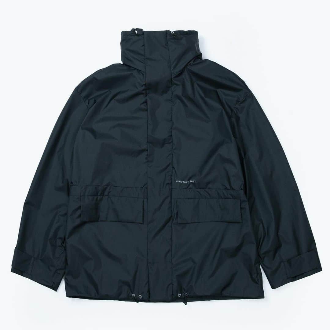 ミノトールさんのインスタグラム写真 - (ミノトールInstagram)「MINOTAUR INST. 3W ARMY JACKET  FUNCTION : QUICK DRYING SUSTAINABILITY WATER ABSORPTION WATER REPELLENT  リサイクル 2LAYER 防水素材を使用し、着用したまま、袖とフードの出し入れ可能なフードブルゾ ン、ジャケット、ベストの 3WAY アウター。 バックを背負ったままの歩行中、自転車、車などの運転中の気温変化や突然の雨に万能なアイテム。 夜間には前後のリフレクター LOGO プリントがライトに反射する都市生活サポートアウター。  Recycled 2LAYER waterproof material is used, and the sleeves and hood can be taken in and out while wearing the hood blouson, jacket, and vest 3WAY outerwear. An item that is versatile for temperature changes and sudden rain while walking with your back on your back, while driving a bicycle, car, etc. Urban life support outer that the front and rear reflector Logo prints reflect on the light at night.  Production : Made in Japan Material : Made in Japan  #minotaur_inst #minotaurinst #minotaur #ミノトールインスト #ミノトール #functional #comfortable #miyashitapark #tech #techwear #テック #relaxsmart #リラックススマート #relaxsmartwear #リラックススマートウェア #techarmyjacket #テックアーミージャケット #army #アーミー #relaxarmyjacket #armyjacket #vest #3way #ベスト #テックアーミージャケット #撥水 #梅雨 #unisex #ユニセックス」6月24日 17時29分 - minotaur_inst._official