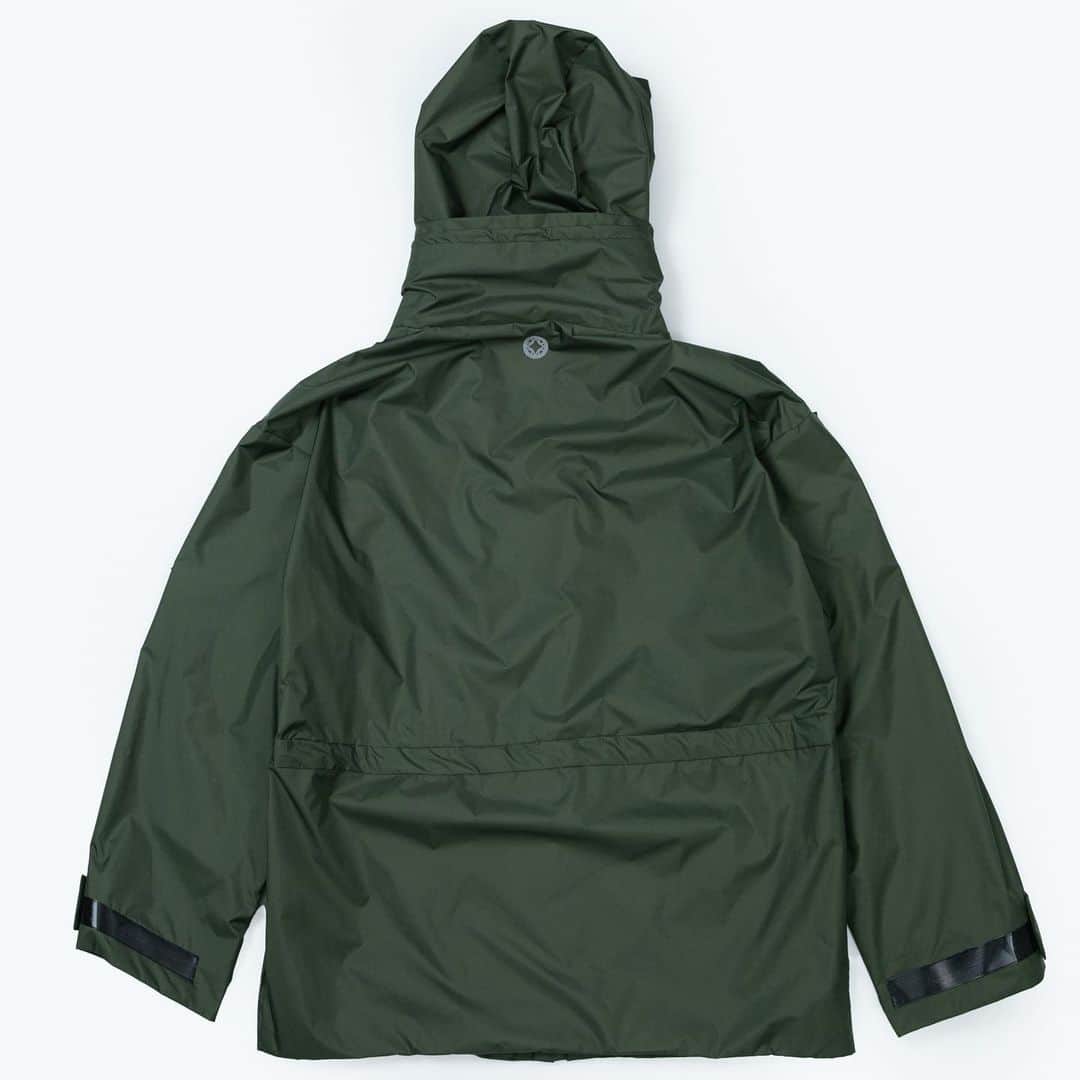ミノトールさんのインスタグラム写真 - (ミノトールInstagram)「MINOTAUR INST. 3W ARMY JACKET  FUNCTION : QUICK DRYING SUSTAINABILITY WATER ABSORPTION WATER REPELLENT  リサイクル 2LAYER 防水素材を使用し、着用したまま、袖とフードの出し入れ可能なフードブルゾ ン、ジャケット、ベストの 3WAY アウター。 バックを背負ったままの歩行中、自転車、車などの運転中の気温変化や突然の雨に万能なアイテム。 夜間には前後のリフレクター LOGO プリントがライトに反射する都市生活サポートアウター。  Recycled 2LAYER waterproof material is used, and the sleeves and hood can be taken in and out while wearing the hood blouson, jacket, and vest 3WAY outerwear. An item that is versatile for temperature changes and sudden rain while walking with your back on your back, while driving a bicycle, car, etc. Urban life support outer that the front and rear reflector Logo prints reflect on the light at night.  Production : Made in Japan Material : Made in Japan  #minotaur_inst #minotaurinst #minotaur #ミノトールインスト #ミノトール #functional #comfortable #miyashitapark #tech #techwear #テック #relaxsmart #リラックススマート #relaxsmartwear #リラックススマートウェア #techarmyjacket #テックアーミージャケット #army #アーミー #relaxarmyjacket #armyjacket #vest #3way #ベスト #テックアーミージャケット #撥水 #梅雨 #unisex #ユニセックス」6月24日 17時29分 - minotaur_inst._official