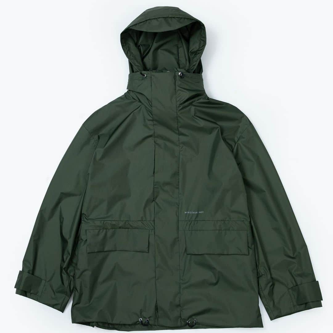 ミノトールさんのインスタグラム写真 - (ミノトールInstagram)「MINOTAUR INST. 3W ARMY JACKET  FUNCTION : QUICK DRYING SUSTAINABILITY WATER ABSORPTION WATER REPELLENT  リサイクル 2LAYER 防水素材を使用し、着用したまま、袖とフードの出し入れ可能なフードブルゾ ン、ジャケット、ベストの 3WAY アウター。 バックを背負ったままの歩行中、自転車、車などの運転中の気温変化や突然の雨に万能なアイテム。 夜間には前後のリフレクター LOGO プリントがライトに反射する都市生活サポートアウター。  Recycled 2LAYER waterproof material is used, and the sleeves and hood can be taken in and out while wearing the hood blouson, jacket, and vest 3WAY outerwear. An item that is versatile for temperature changes and sudden rain while walking with your back on your back, while driving a bicycle, car, etc. Urban life support outer that the front and rear reflector Logo prints reflect on the light at night.  Production : Made in Japan Material : Made in Japan  #minotaur_inst #minotaurinst #minotaur #ミノトールインスト #ミノトール #functional #comfortable #miyashitapark #tech #techwear #テック #relaxsmart #リラックススマート #relaxsmartwear #リラックススマートウェア #techarmyjacket #テックアーミージャケット #army #アーミー #relaxarmyjacket #armyjacket #vest #3way #ベスト #テックアーミージャケット #撥水 #梅雨 #unisex #ユニセックス」6月24日 17時29分 - minotaur_inst._official