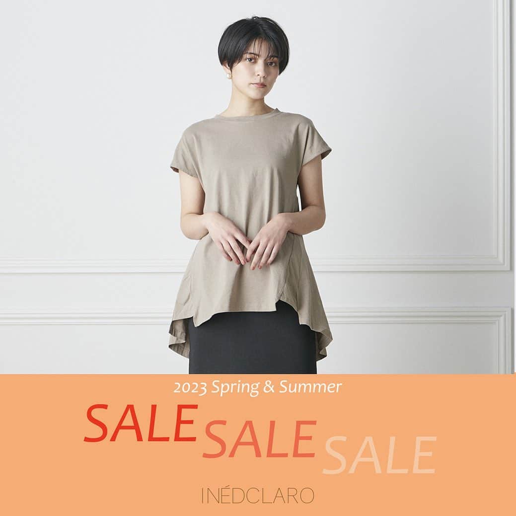 clearimpression_officialのインスタグラム：「• INED CLARO   本日よりSUMMER SALE START!  バックギャザーチュニック 20%OFF ￥4,400(税込)→￥3,520 (税込)  #inedclaro #イネドクラロ #SALE #セール #本日セールスタート #オフィスカジュアル #オフィススタイル #休日コーデ #大人女子 #flandreonlinestore」